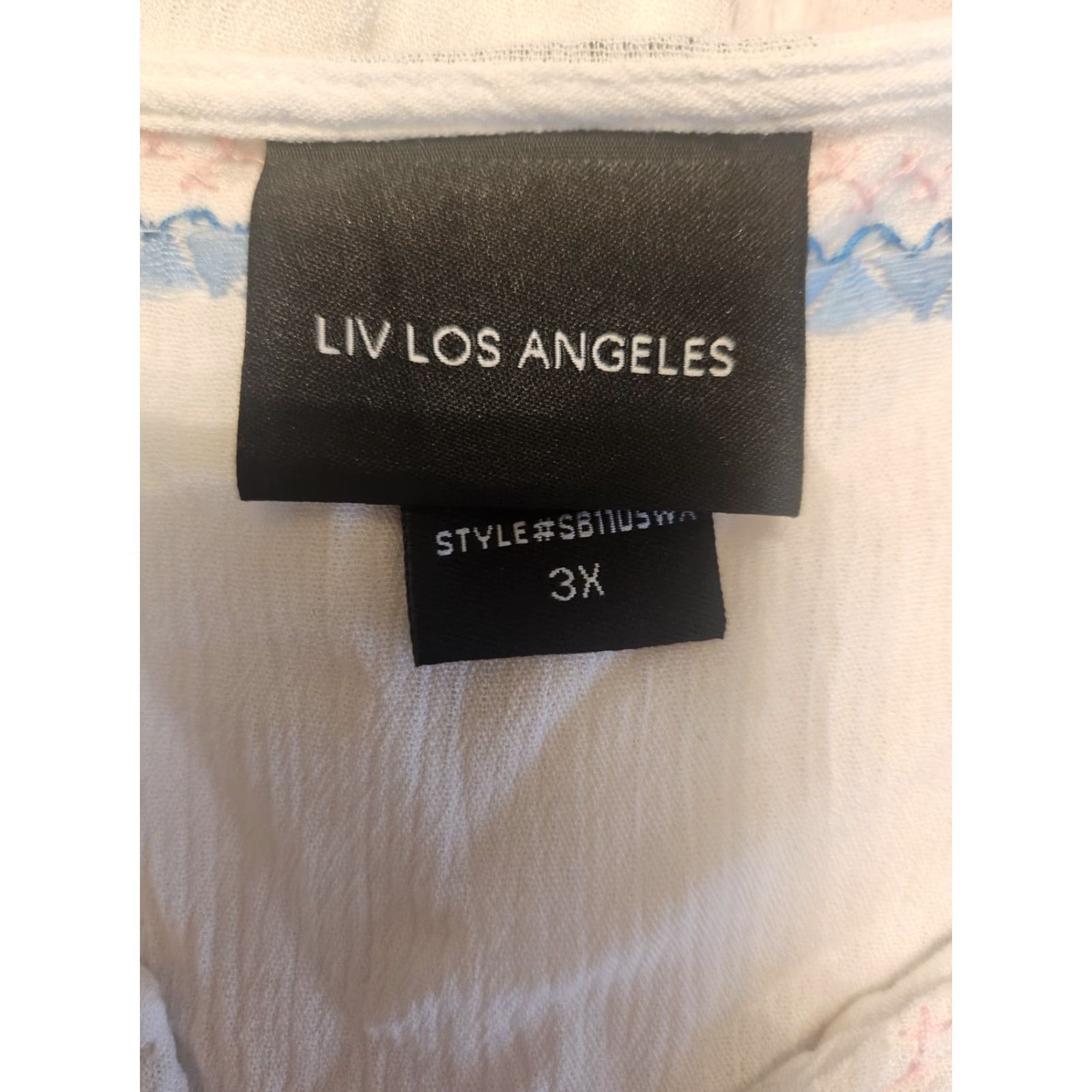 Vintage Liv Los Angeles White Crinkle Embroidered Floral Top Hippie Boho 3X Women Blouse Short Sleeve V-Neck Plus Size White Embroidered Bohemian 90s Theme? Size XXL / US 16-18 / IT 52-54 - 6 Thumbnail