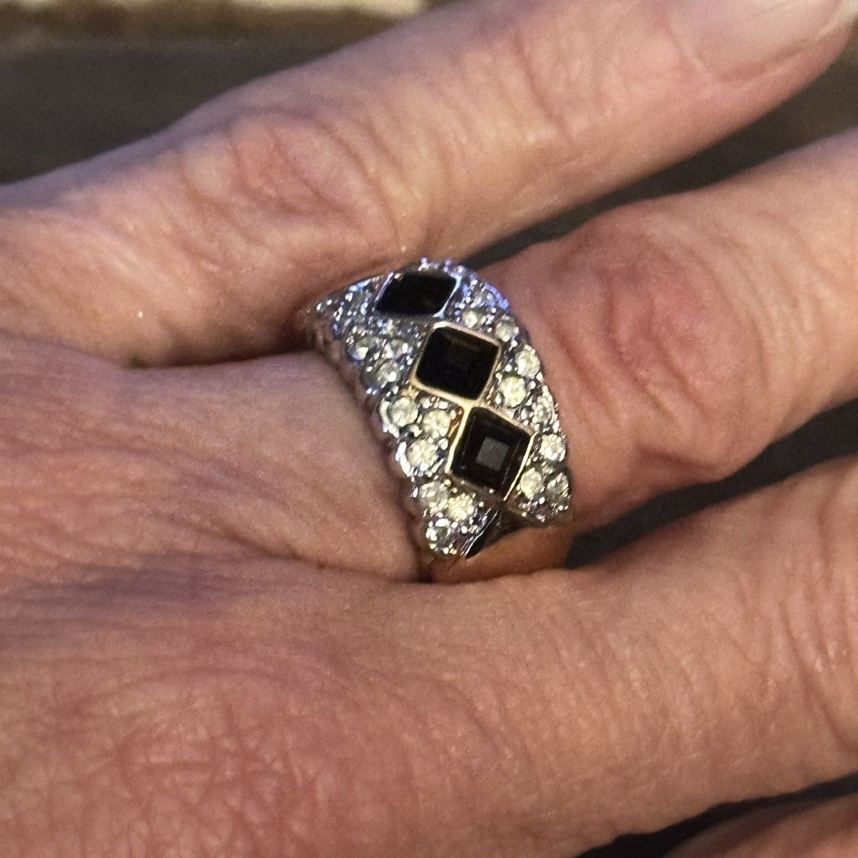 Other 18K HGE simulated Onxy and cubic zirconias ring Size ONE SIZE - 4 Thumbnail