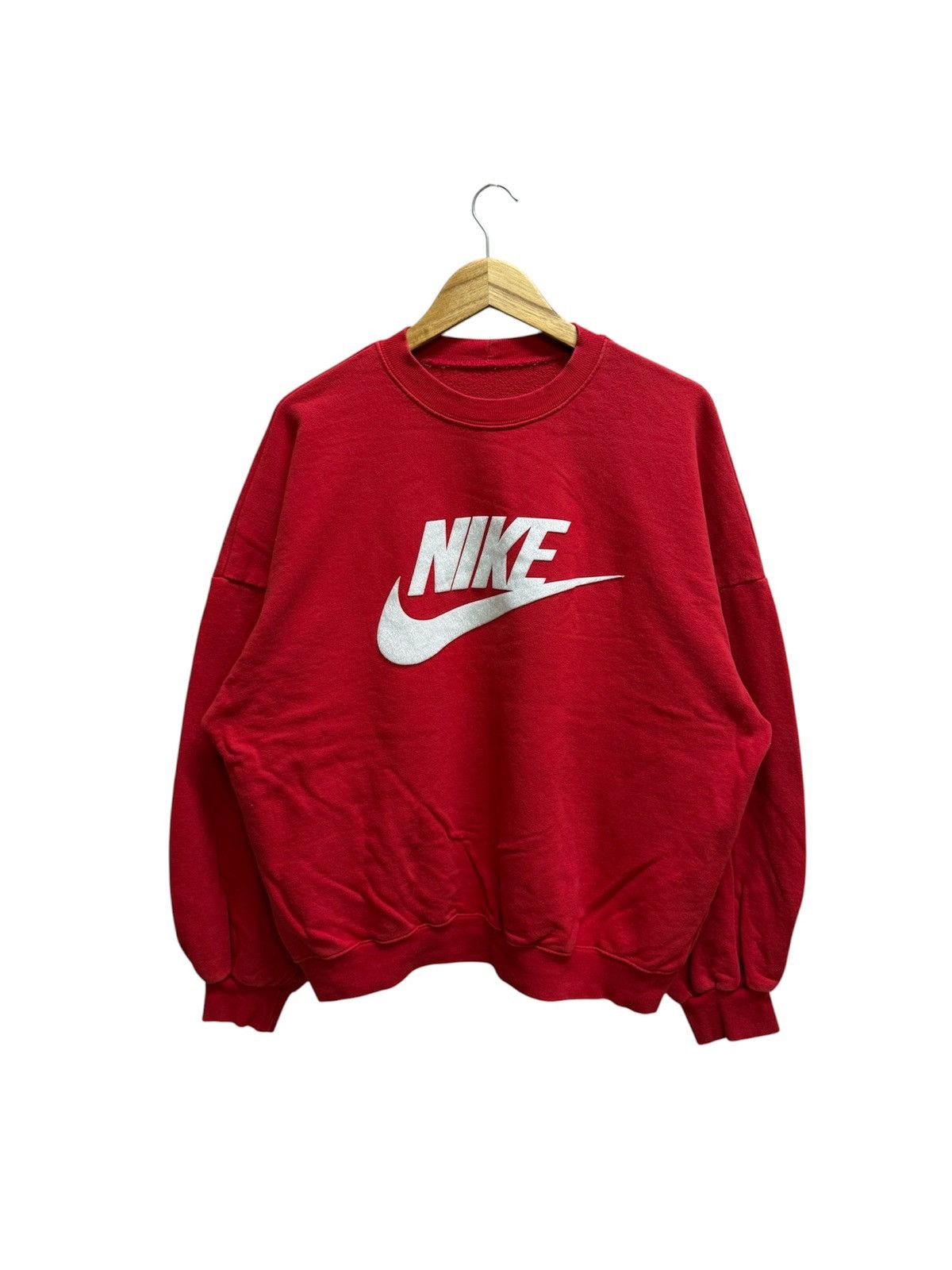 Nike Vintage Nike Swoosh Velvet Logo Baggy Sweatshirt Size US XL / EU 56 / 4 - 1 Thumbnail