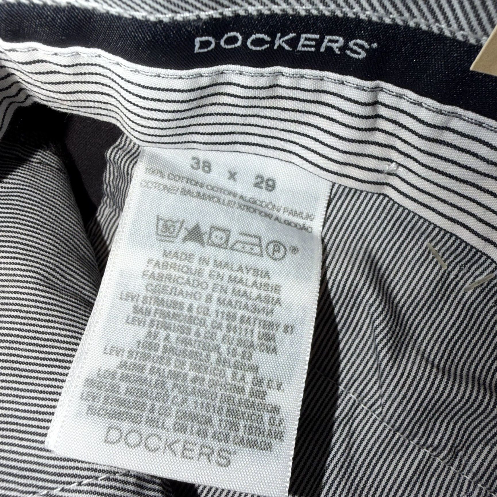 Dockers DOCKERS D3 Classic Fit Pleated 100% Cotton Mens Dress Pants 38x29 Black New Size US 38 / EU 54 - 5 Thumbnail