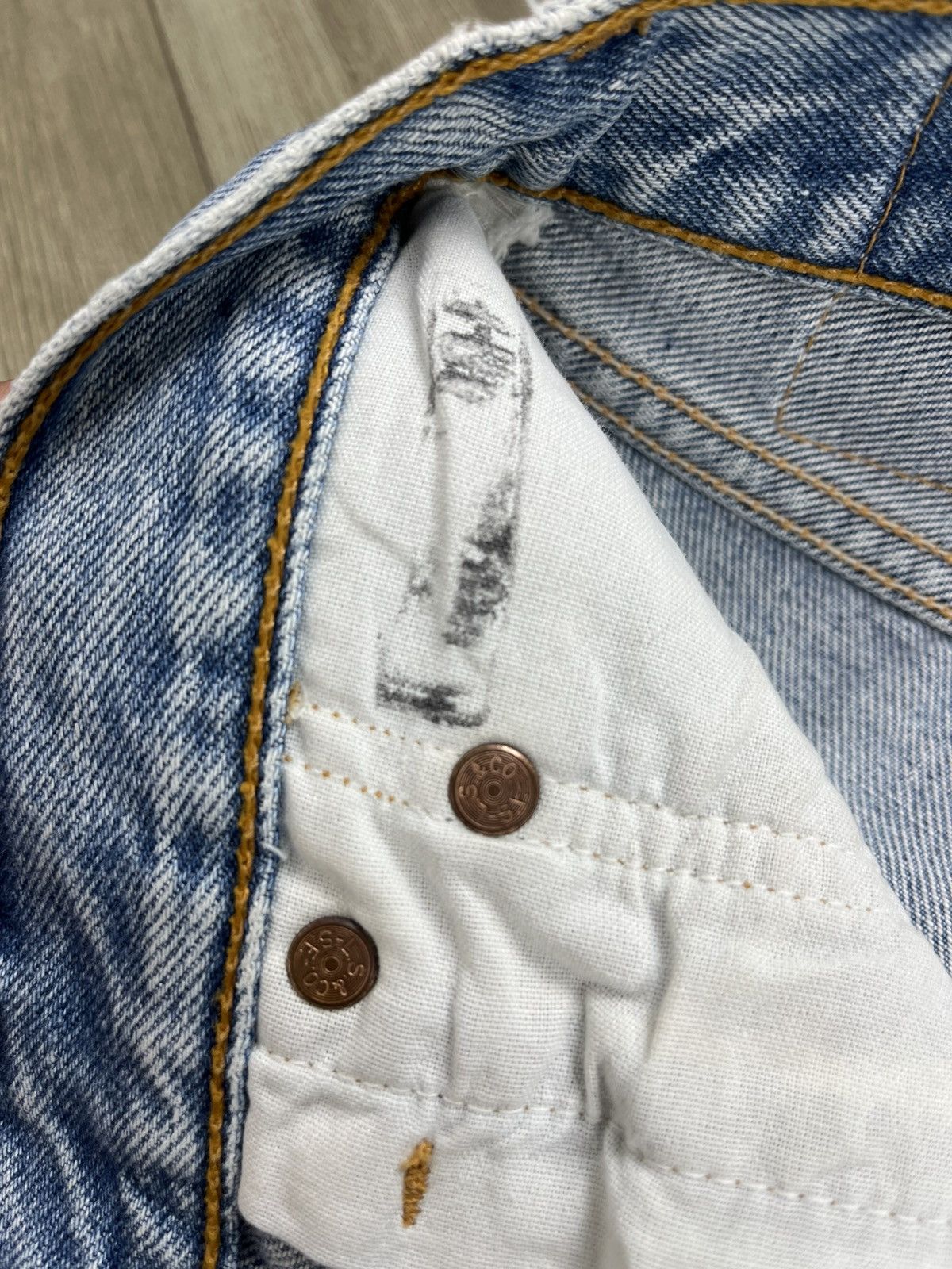 Levi's Vintage Clothing 🇺🇸1990s Vintage Levis 501 33x32 Straight Leg Light Blue Jeans Size US 32 / EU 48 - 12 Thumbnail