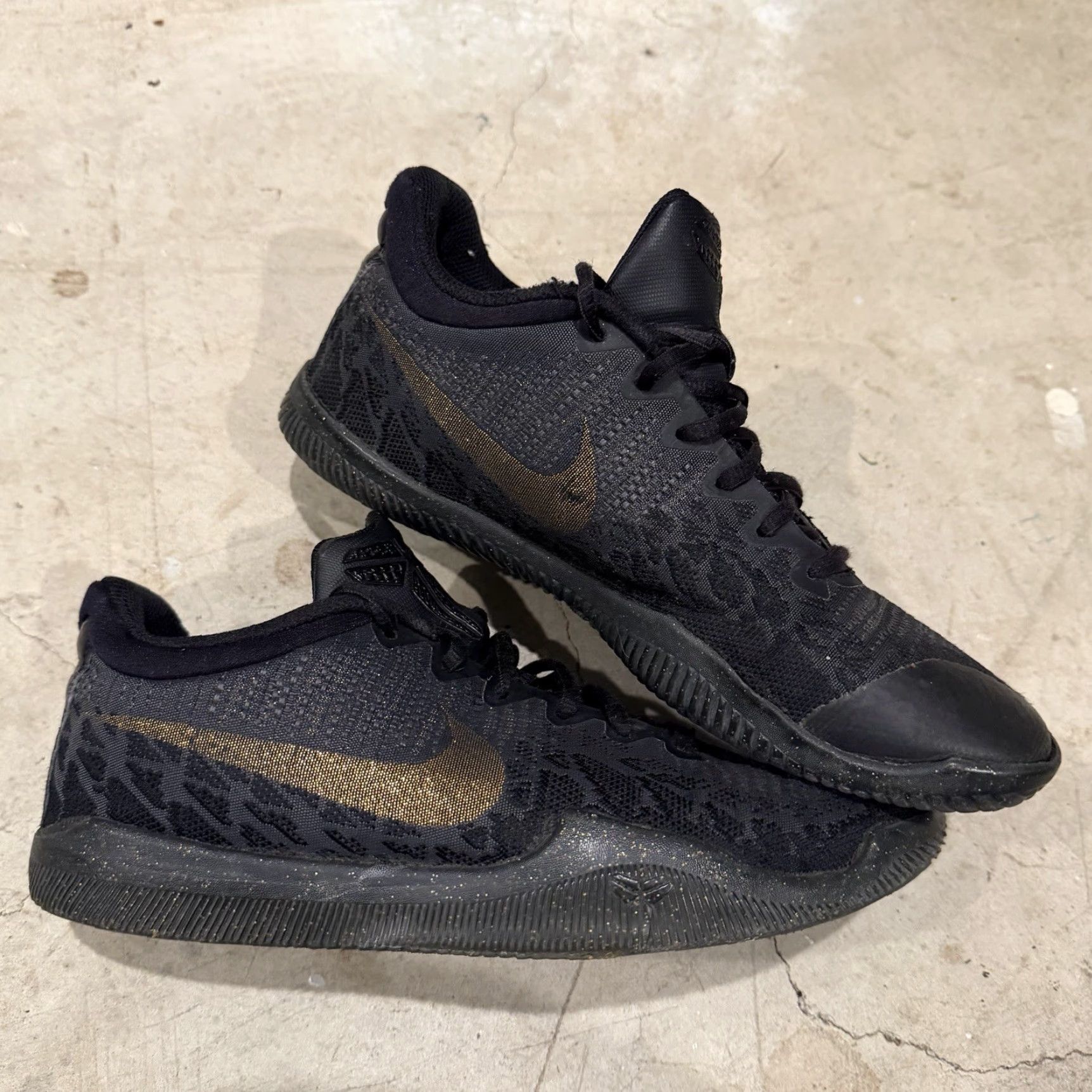 Nike VINTAGE Nike Kobe Mamba Rage Gold Stars 908972-099 Mens Size 7.5 Black Size US 8 / EU 41 - 2 Thumbnail