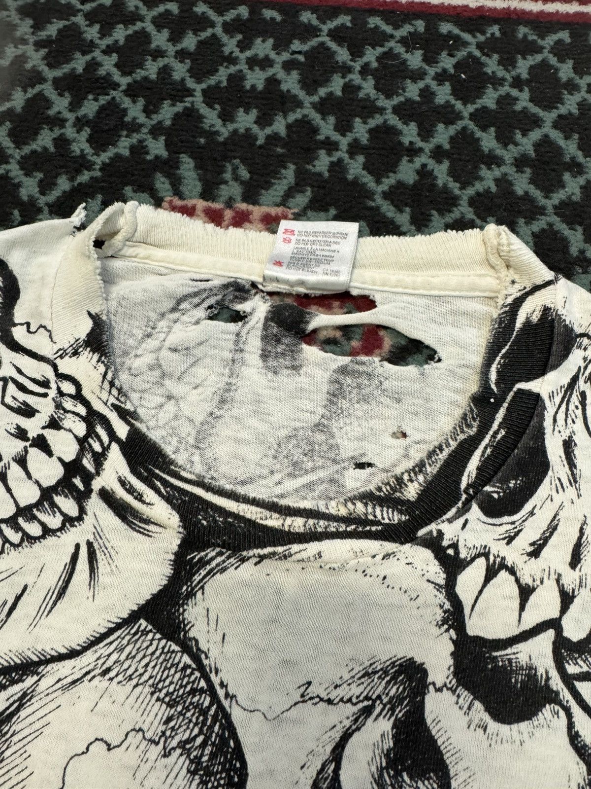 Vintage Vintsge AOP Skull Jarvis Ace 1992 Original Rare grunge shirt Size US L / EU 52-54 / 3 - 8 Thumbnail