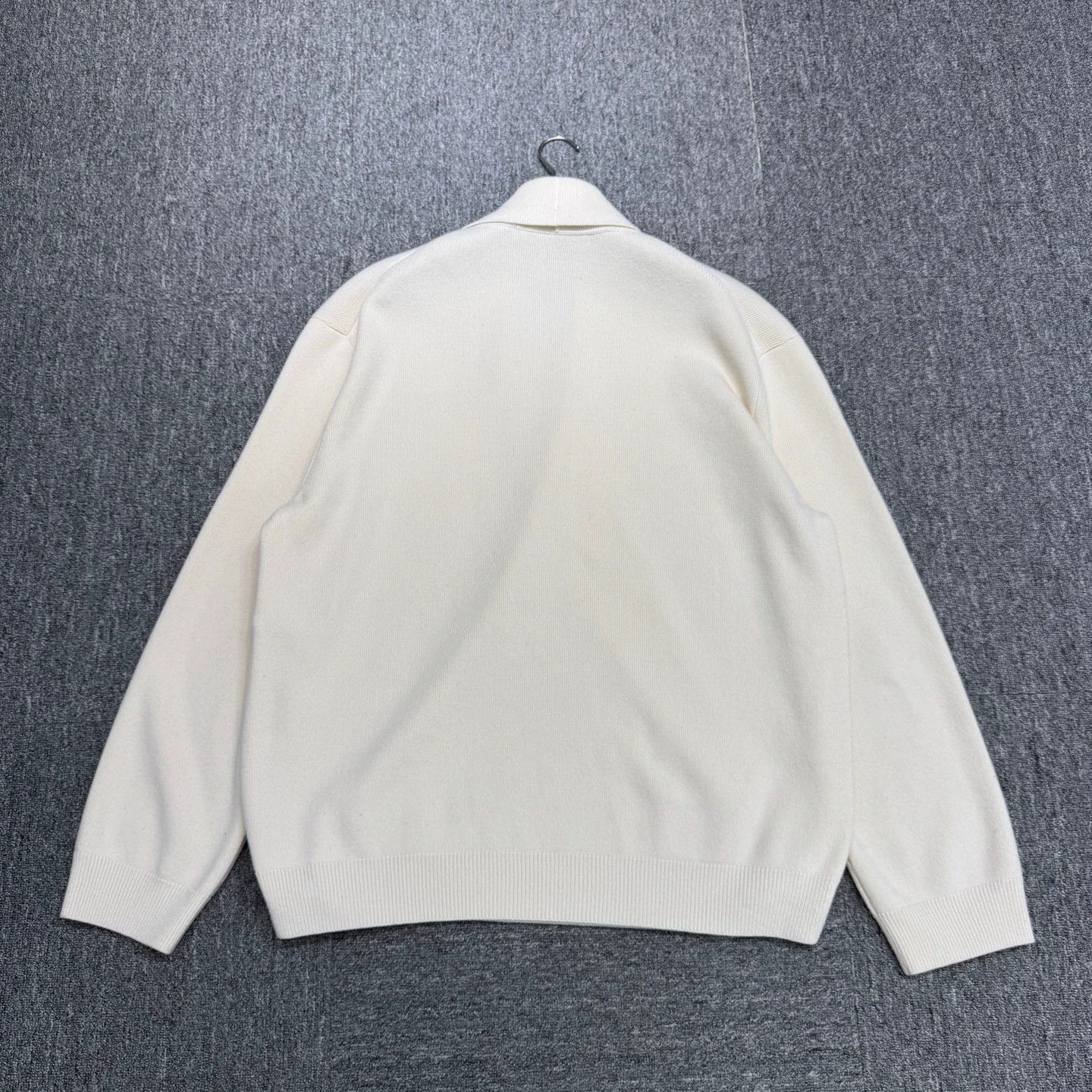 Louis Vuitton LV 4L Wool Knit Shawl FW25 98 New Stain Size 4XL / US 24-26 - 6 Thumbnail