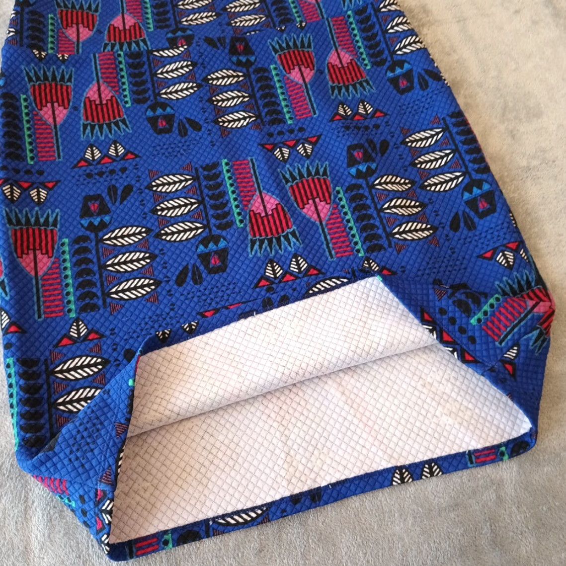 Vintage LuLaRoe Skirt XL Blue Geometric Knee Length Pull On Knit Quilted Pattern Women Pencil Stretch Regular Vintage: No Size 40" / US 18 - 5 Thumbnail