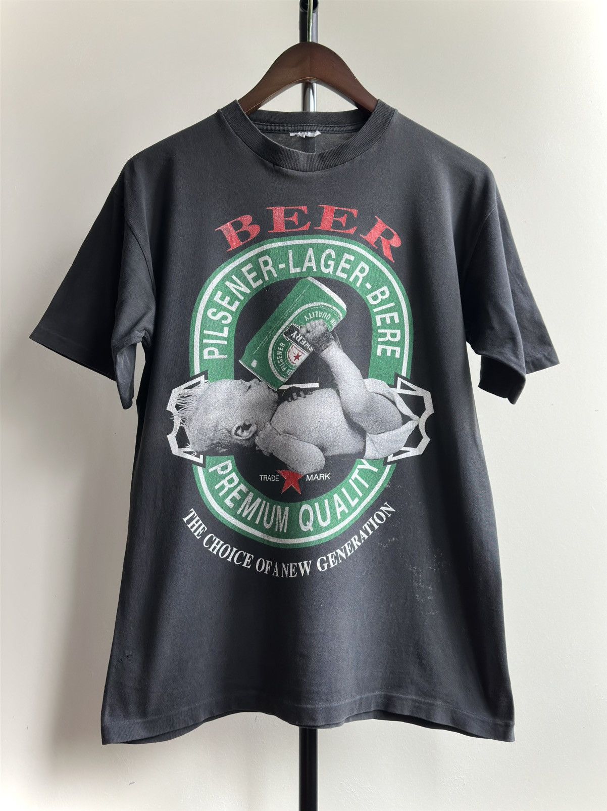 Vintage VINTAGE 90s BABY DRINK BEER DRUGS FACE HUMOR TEE Size US M / EU 48-50 / 2 - 1 Thumbnail