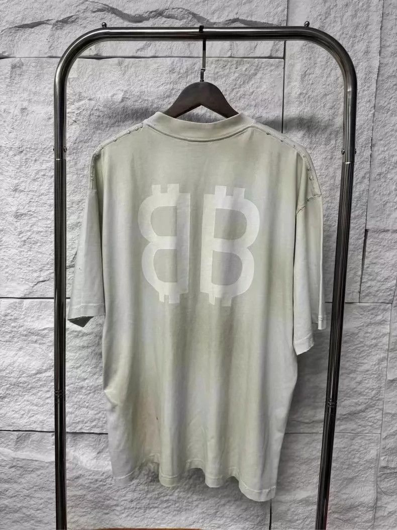 Other Balenciaga New Bitcoin Short Sleeve Size US L / EU 52-54 / 3 - 2 Thumbnail