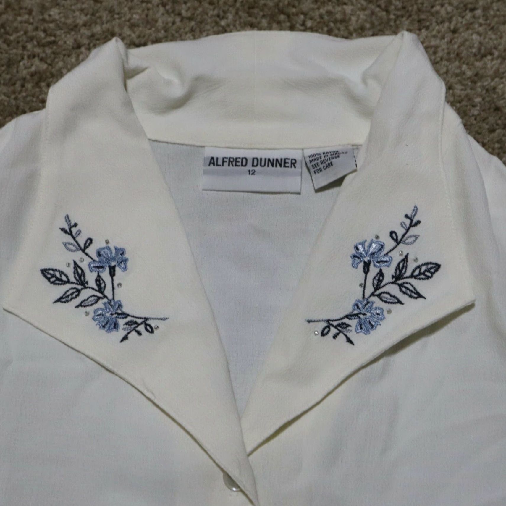 Vintage Alfred Dunner Shirt Womens Adult Size 12 White Embroidered Padded Short Sleeve Button Down Casual Size XL / US 12-14 / IT 48-50 - 2 Thumbnail