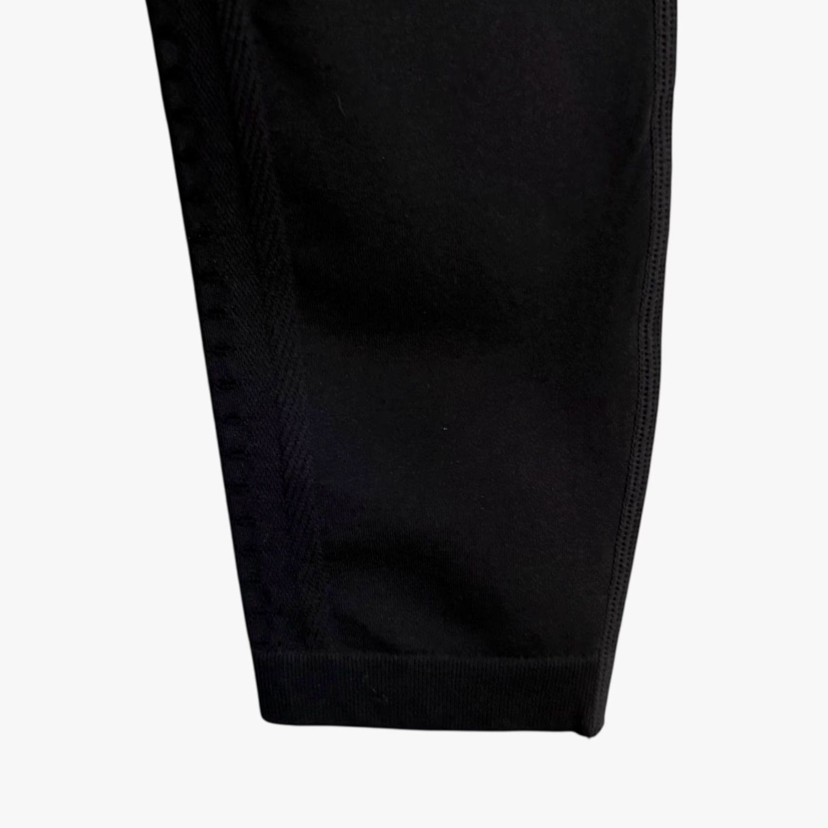 Fabletics Fabletics Sync Seamless Long-Sleeve Top Black Women's M Athletic Gym NEW Size M / US 6-8 / IT 42-44 - 7 Thumbnail