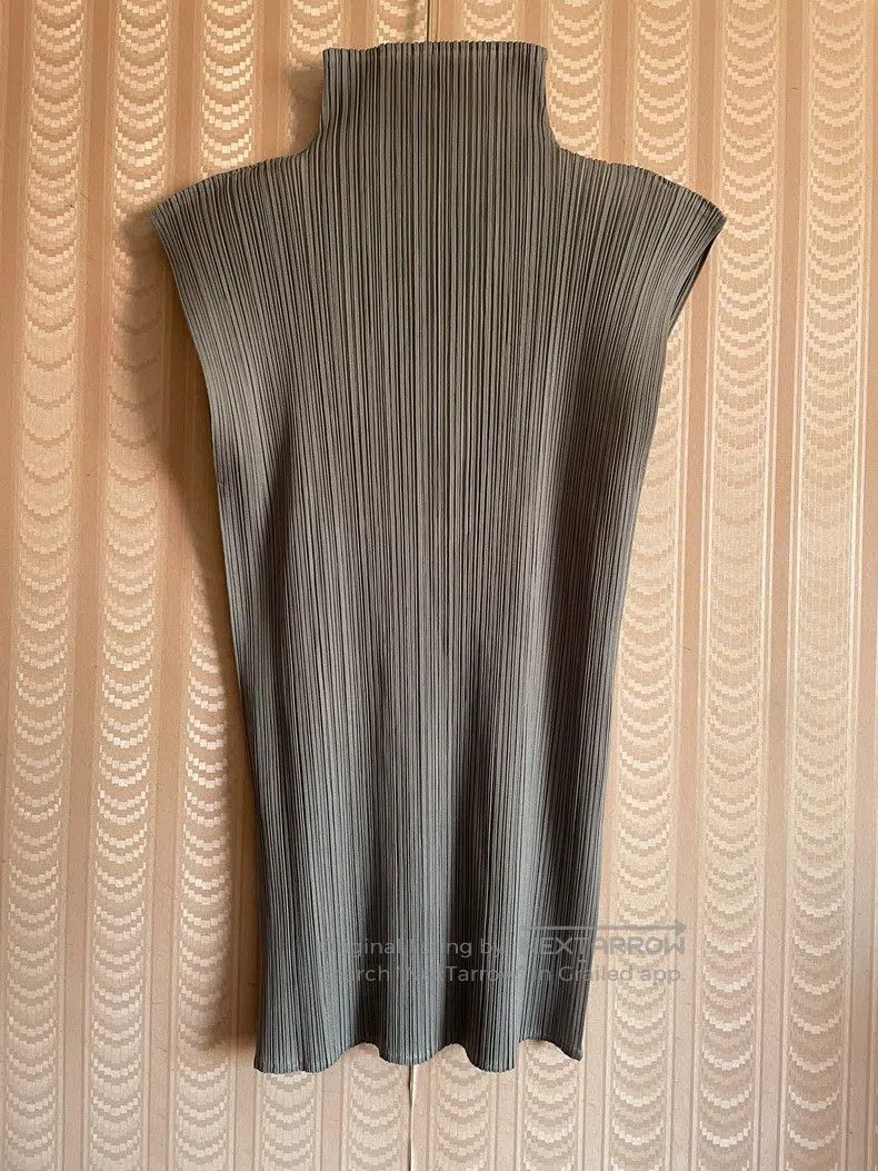 Issey Miyake Issey Miyake Gray Turtleneck Side Slit Pleated Tank Top Sh Size L / US 10 / IT 46 - 2 Thumbnail