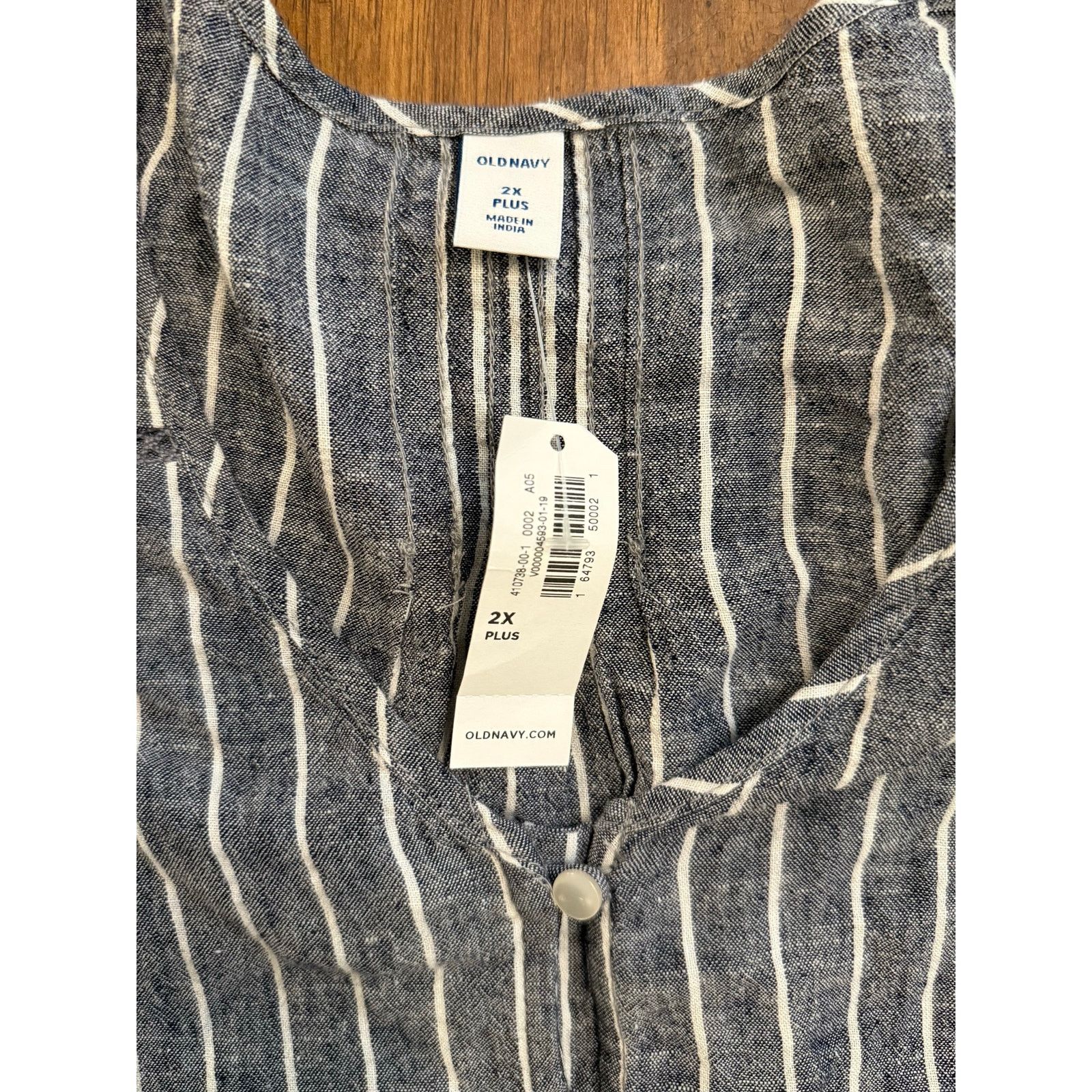 Old Navy NWT Old Navy Women's Gray White Stripes 3/4 Sleeve Top 2X Size XXL / US 16-18 / IT 52-54 - 4 Thumbnail