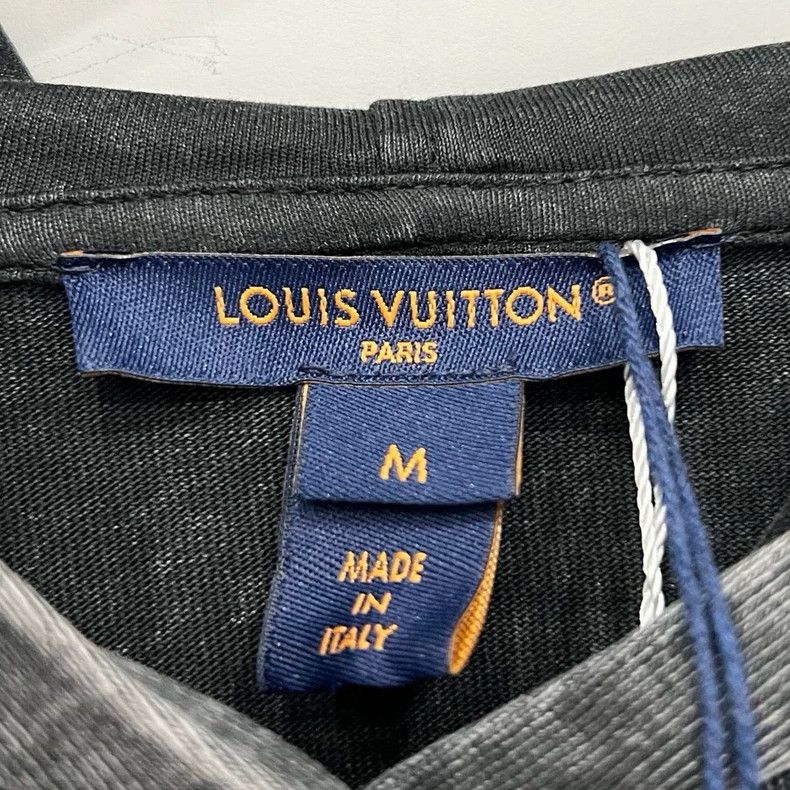 Louis Vuitton Louis Vuitton Washed Old Letter Print Hoodie Size US M / EU 48-50 / 2 - 4 Thumbnail