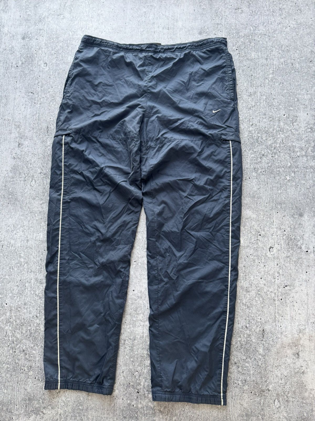 Nike Nike vintage nylon pants drill y2k Size US 36 / EU 52 - 2 Thumbnail