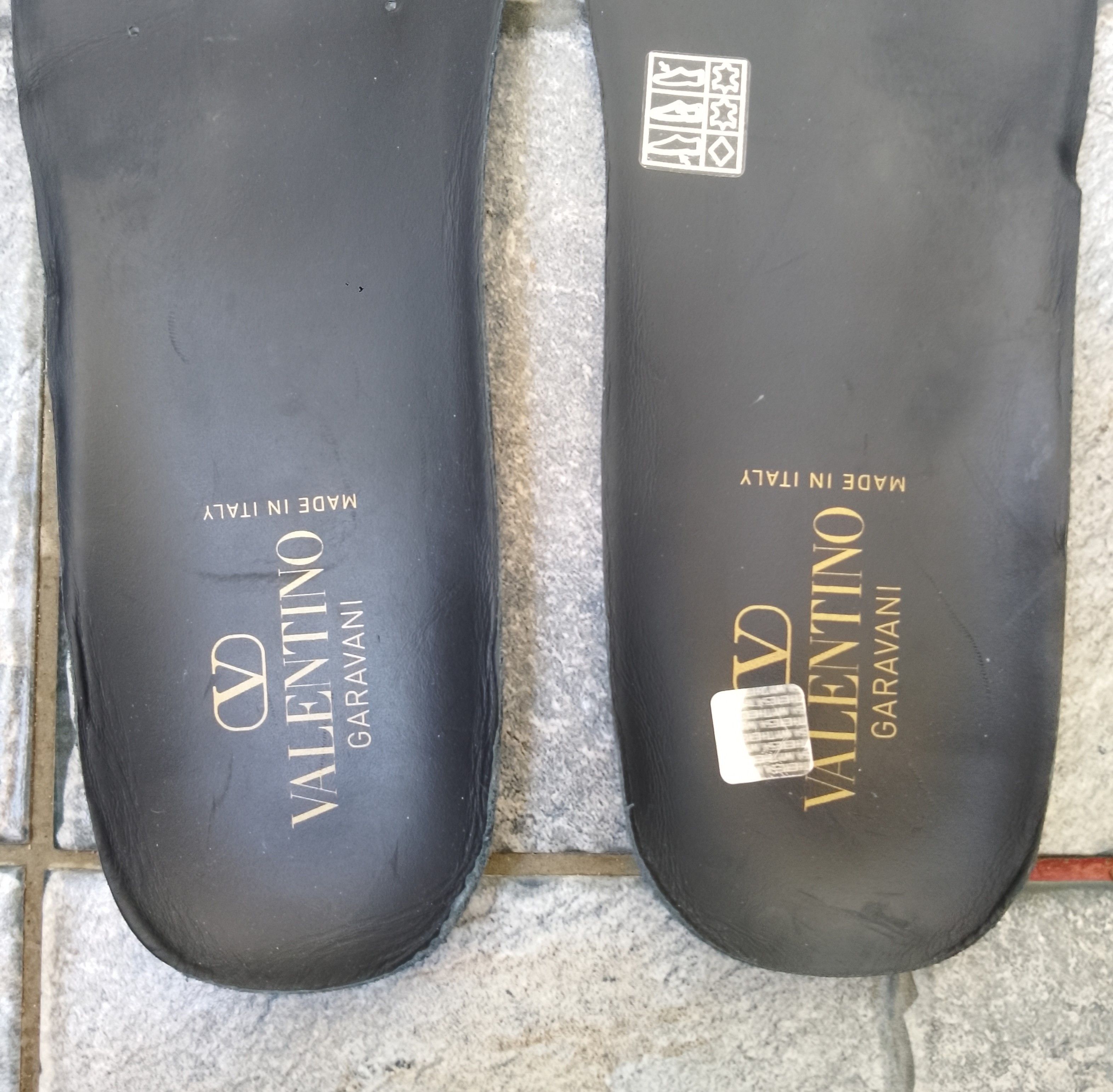 Valentino Valentino garavani v logo signature driving shoes Size US 10 / EU 43 - 19 Thumbnail