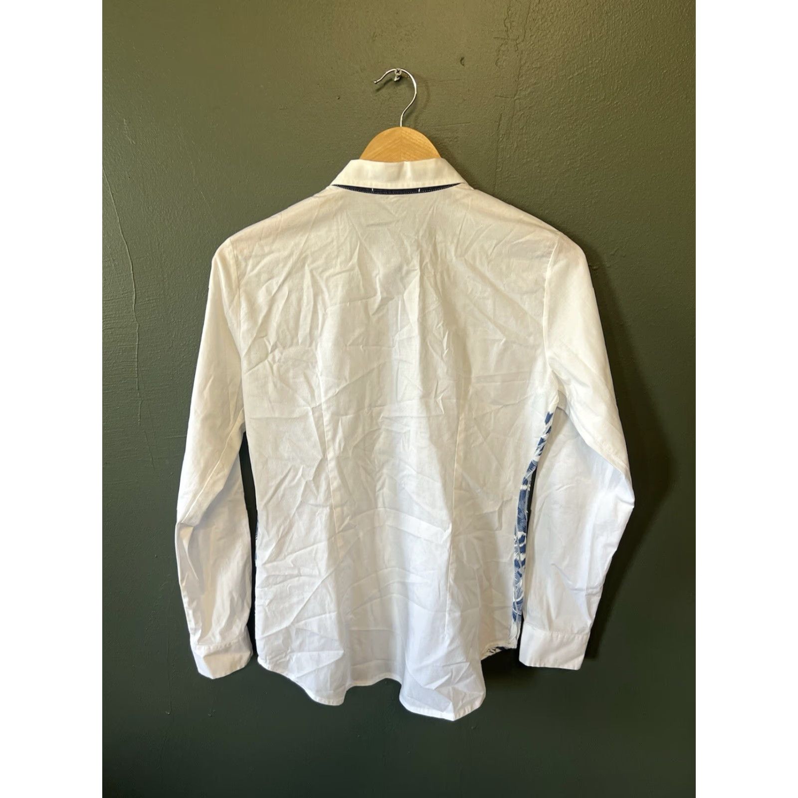 Vintage VLT'S By Valentinas Valentina Floral Button Up Shirt White/Blue Long Sleeve Collared Casual Woman S/Cotton Blend Vintage: No 1990s Decade None Womens Size S / US 4 / IT 40 - 2 Thumbnail