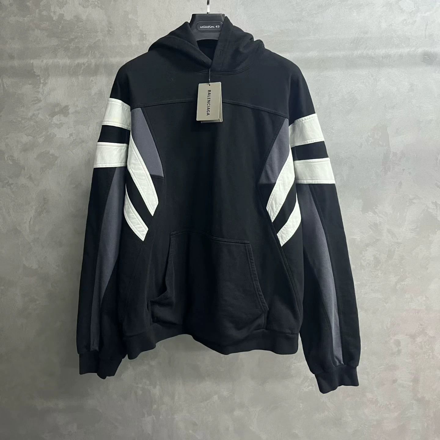 Balenciaga Balenciaga Retro Black Hoodie M Men Size US M / EU 48-50 / 2 - 1 Thumbnail
