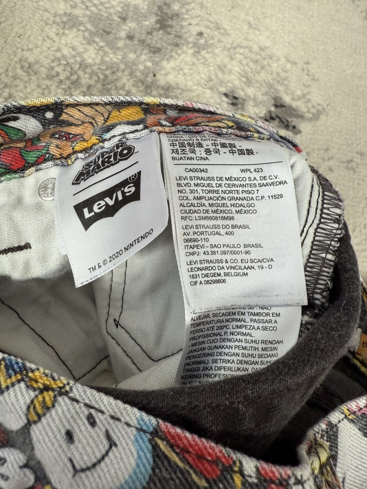 Levi's Rare Levi's x Mario Bros 501 Denim Full Print Shorts Size 24" / US 00 / IT 34 - 6 Thumbnail