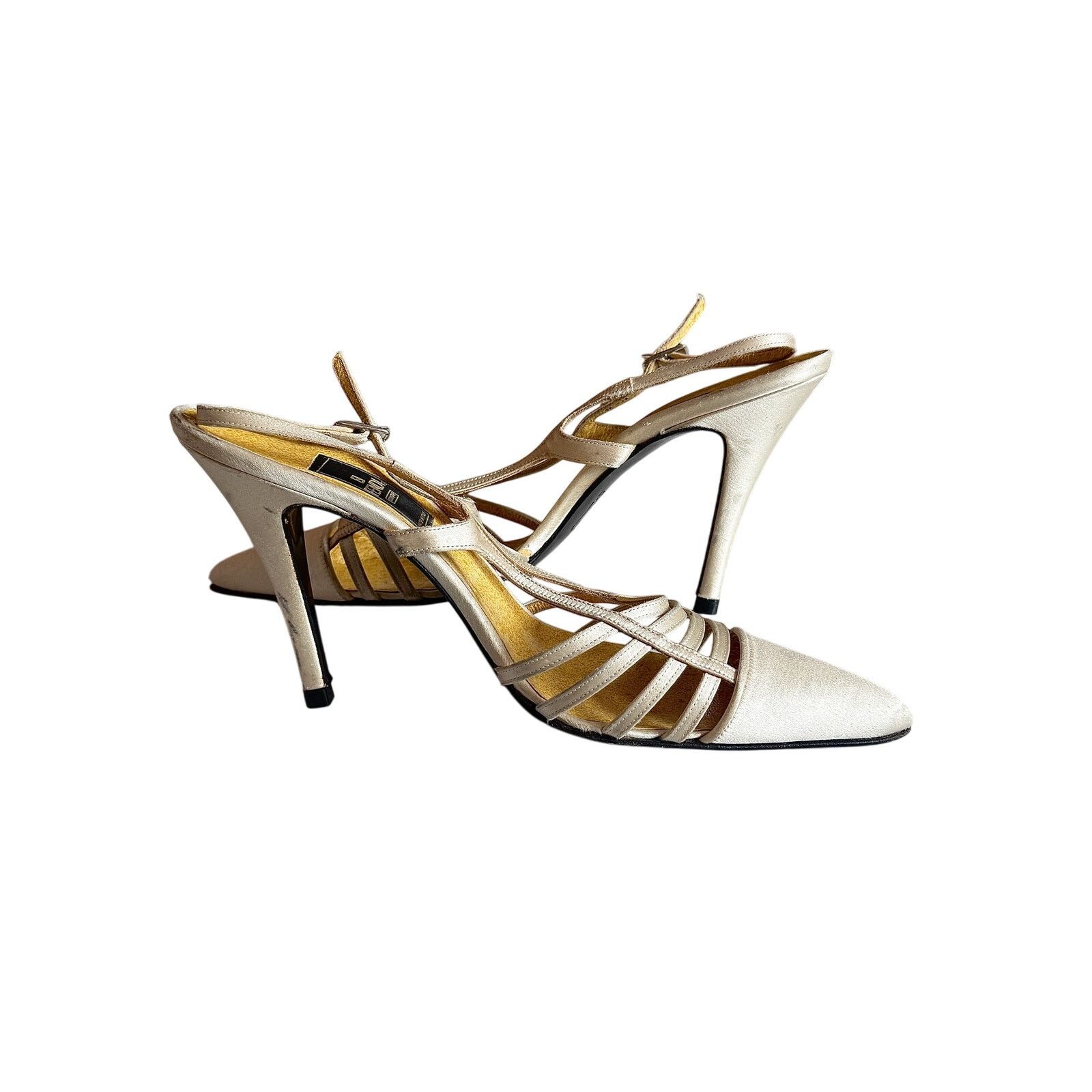 Fendi Fendi White Pumps Size US 7.5 / IT 37.5 - 2 Thumbnail