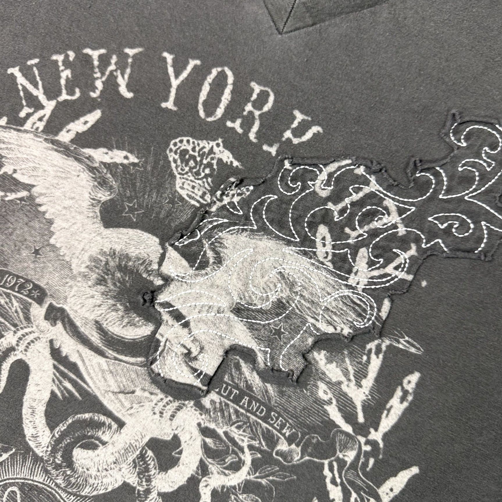 Ecko Unltd. VINTAGE Ecko Unltd. T-Shirt Adult Large Gray V-Neck Graphic Tee 2000s Mens Shirts Size US L / EU 52-54 / 3 - 4 Thumbnail
