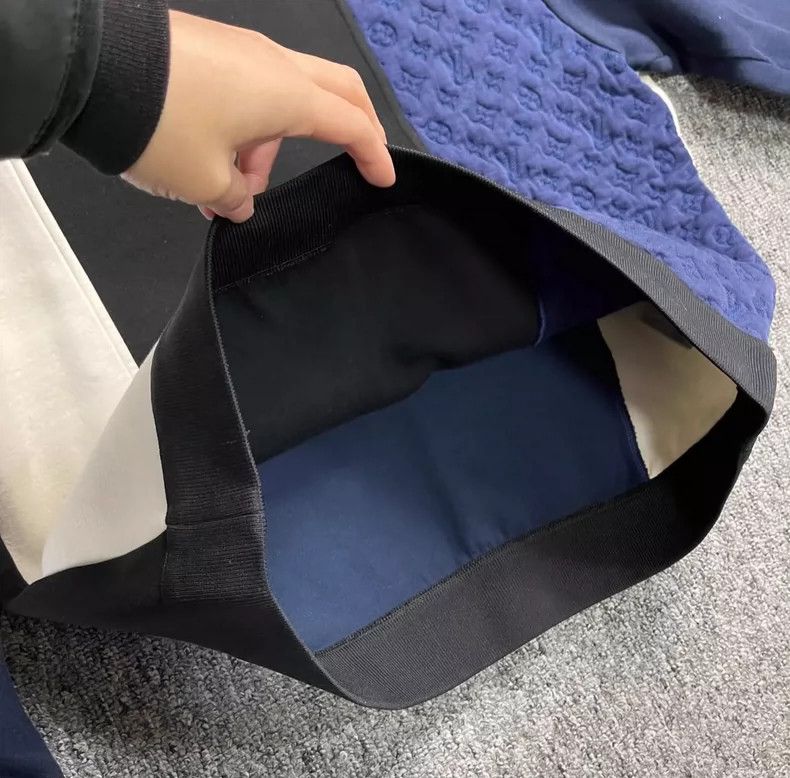 Louis Vuitton Louis Vuitton sweatshirt Size US S / EU 44-46 / 1 - 4 Thumbnail