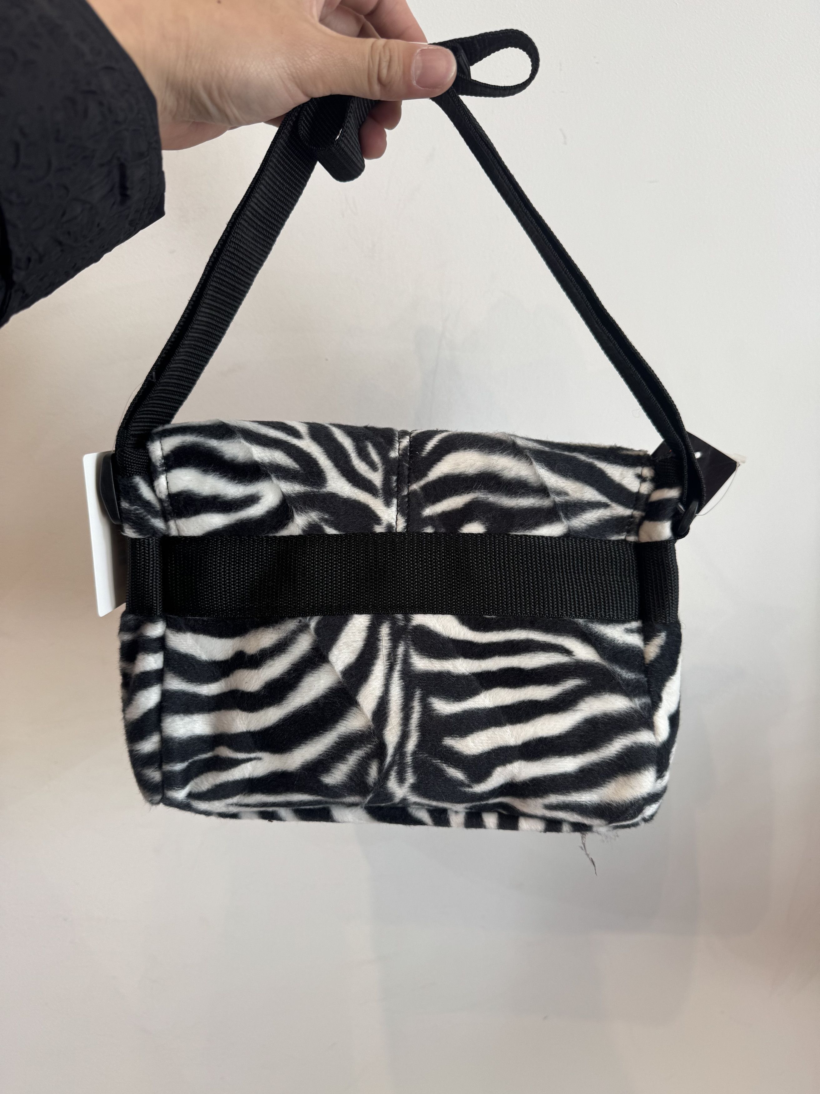 Vintage y2k NWT Addicted Zebra Bag Purse Size ONE SIZE - 2 Thumbnail