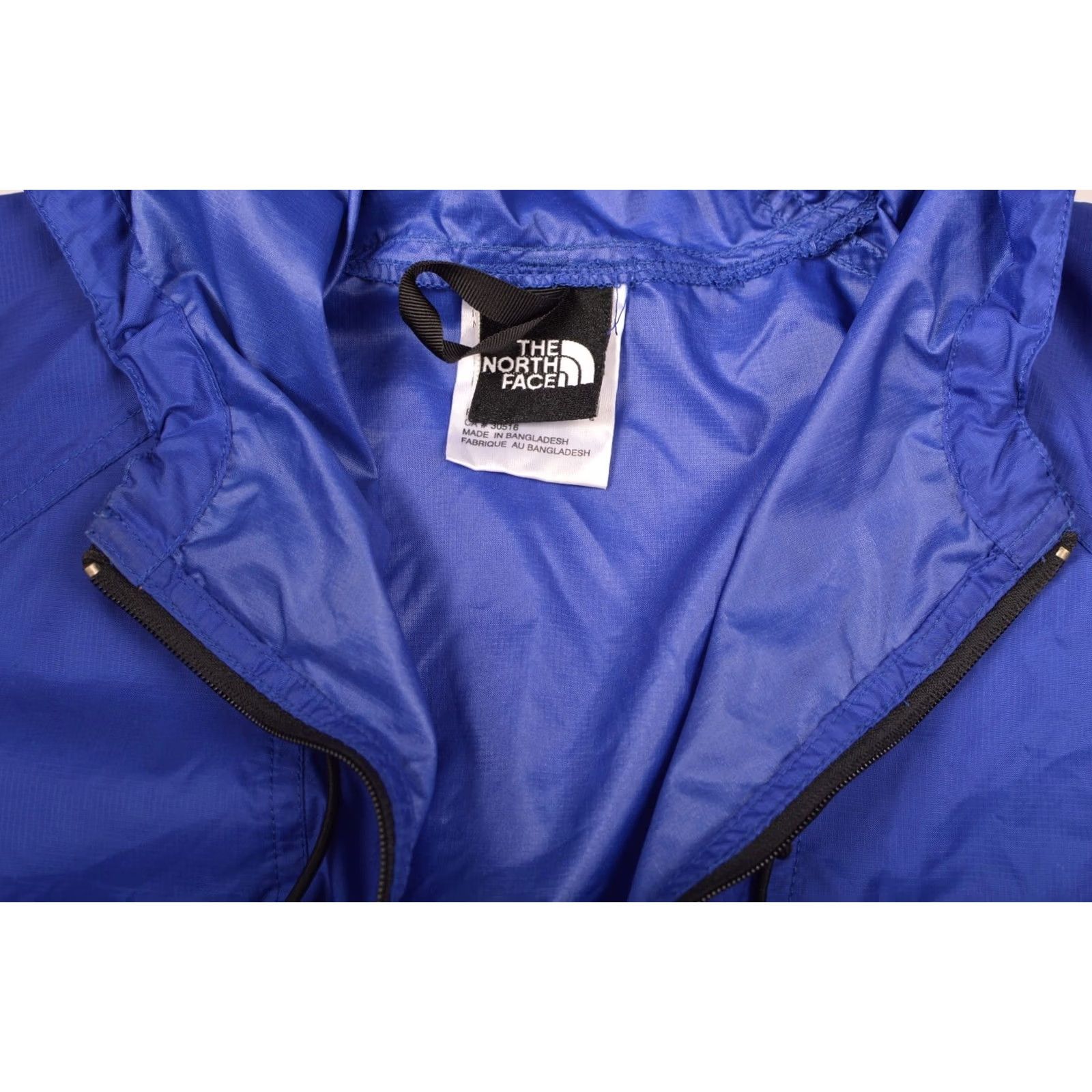 The North Face VINTAGE The North Face Nylon Rain Jacket Windbreaker L Mens Blue Rain Coat TNF SOOCW2 Size US L / EU 52-54 / 3 - 7 Thumbnail