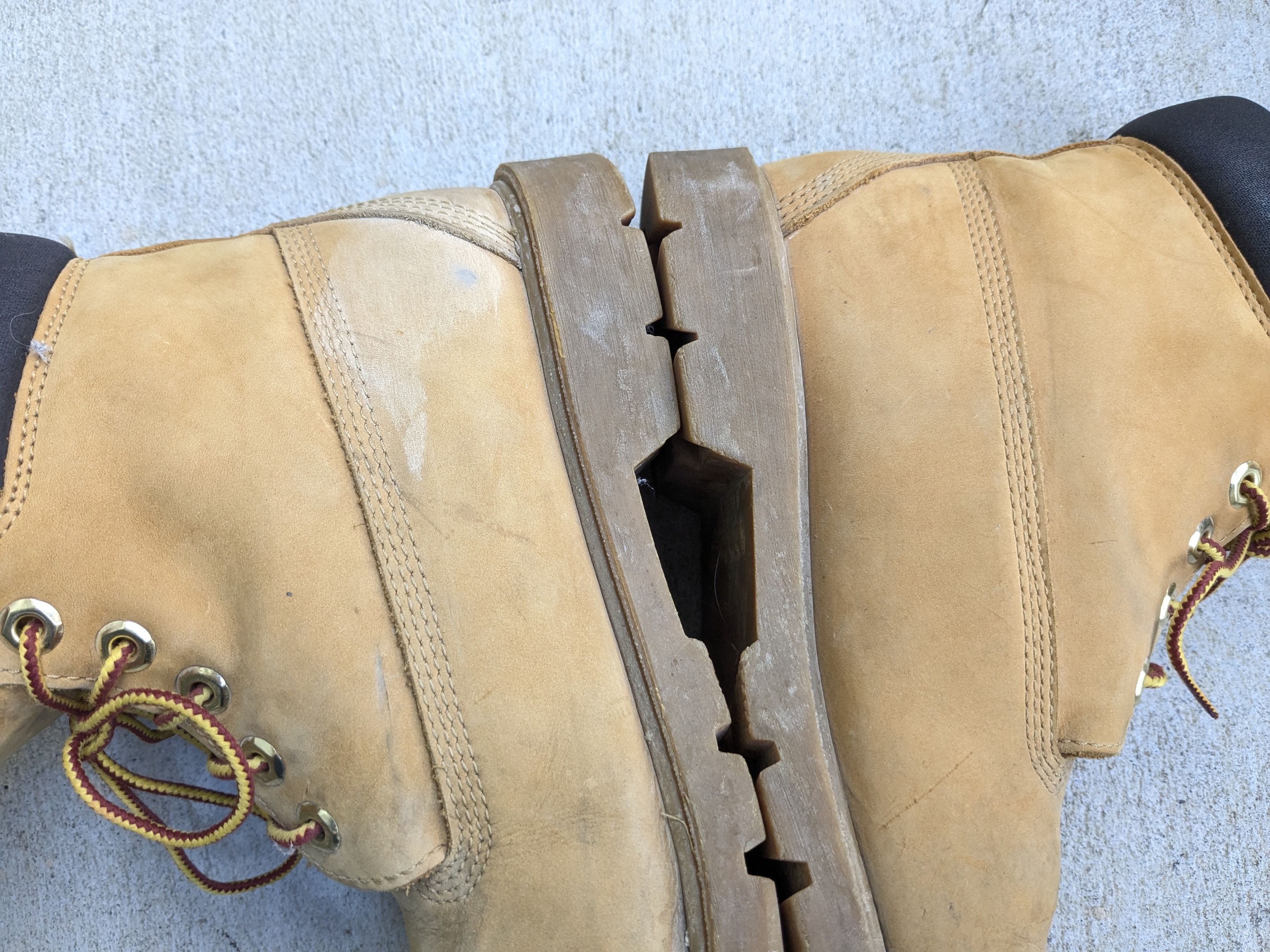 Timberland Timberland Boots 10 Tan Wheat Suede 6" Nubuck Size US 10 / EU 43 - 11 Thumbnail