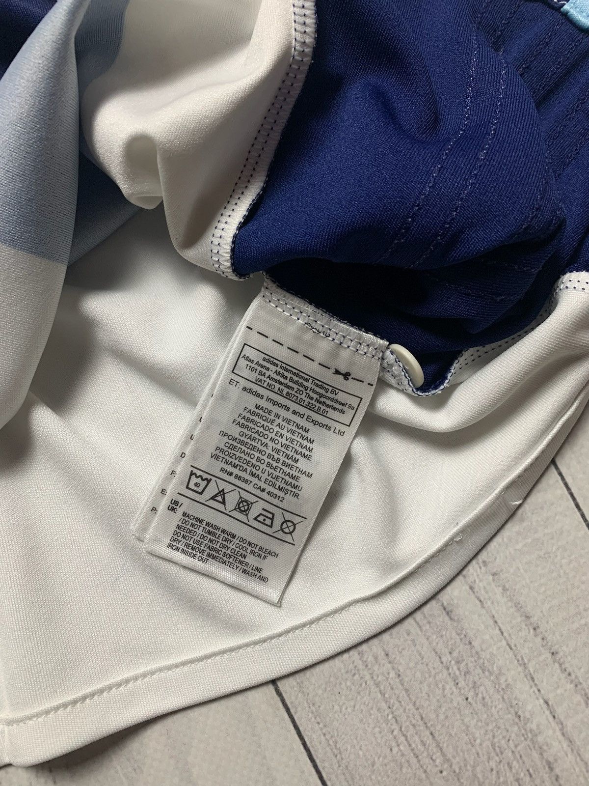 Adidas × Vintage Adidas West Bromwich soccer jersey size S Size US S / EU 44-46 / 1 - 5 Thumbnail