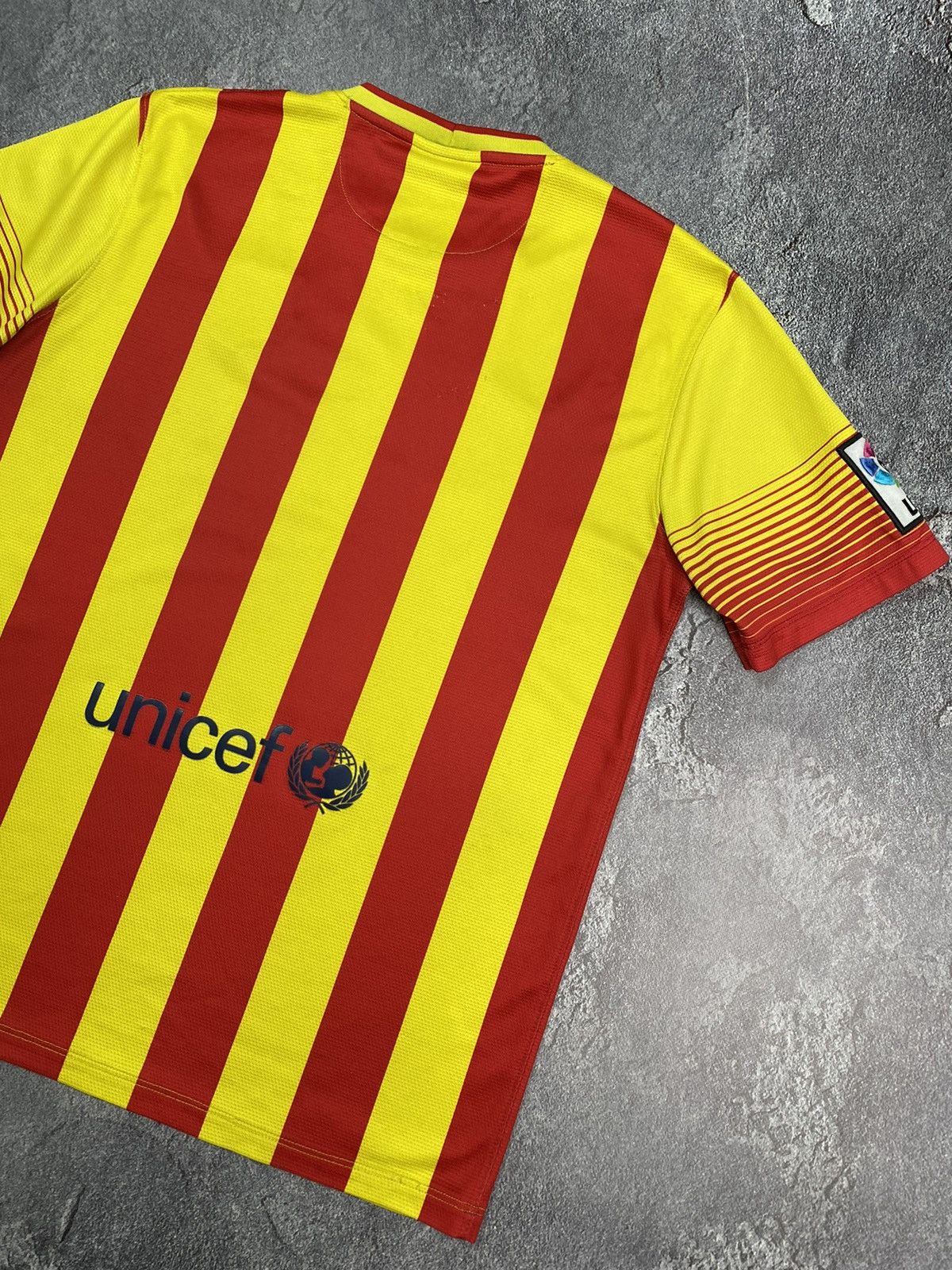 Nike FC Barcelona Nike 2013-2014 Away Jersey Football Kit Soccer Size US M / EU 48-50 / 2 - 18 Thumbnail