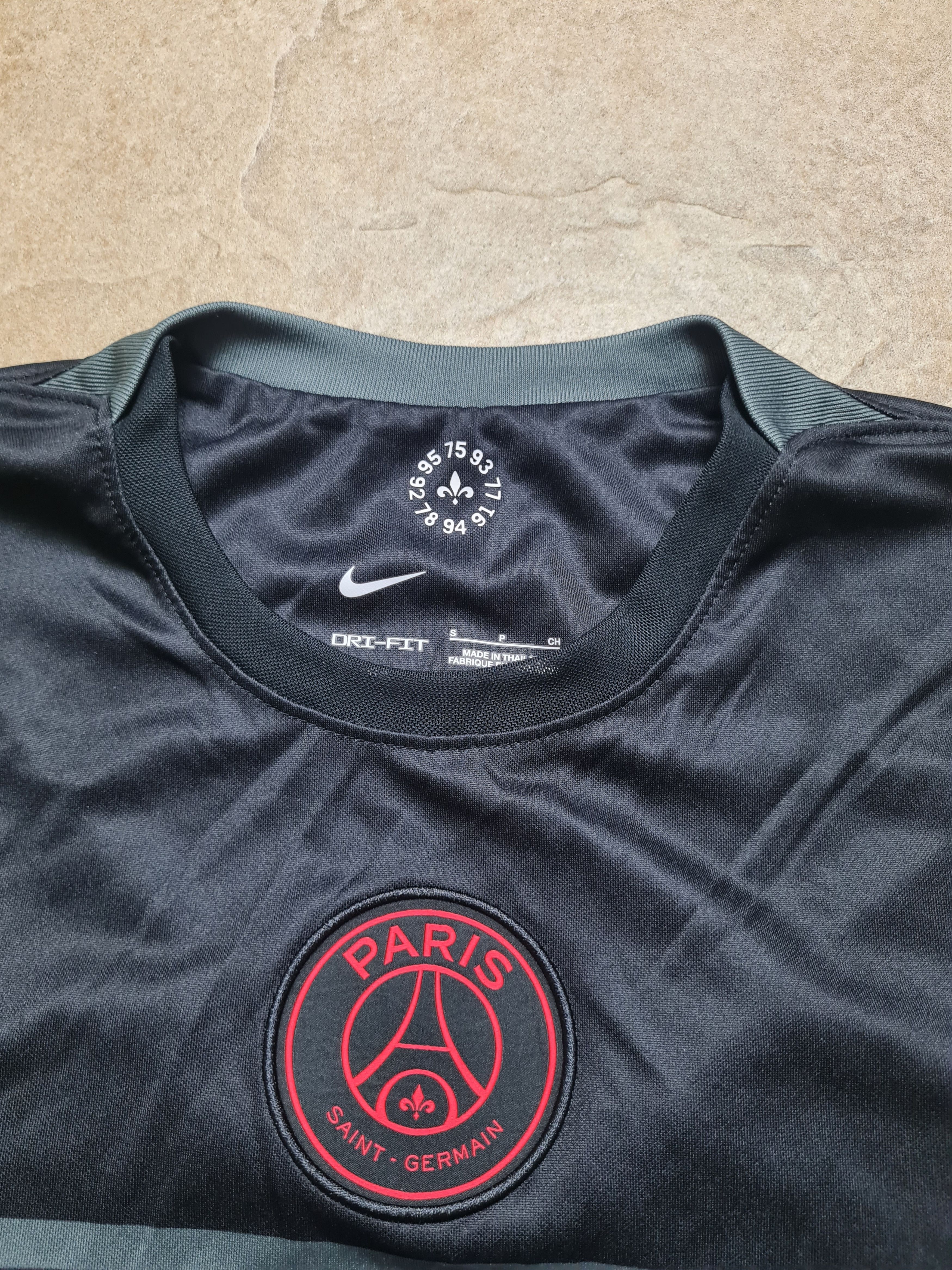Nike JERSEY PARIS SAINT GERMAIN 2021/2022 NIKE Third Soccer Size US S / EU 44-46 / 1 - 15 Thumbnail