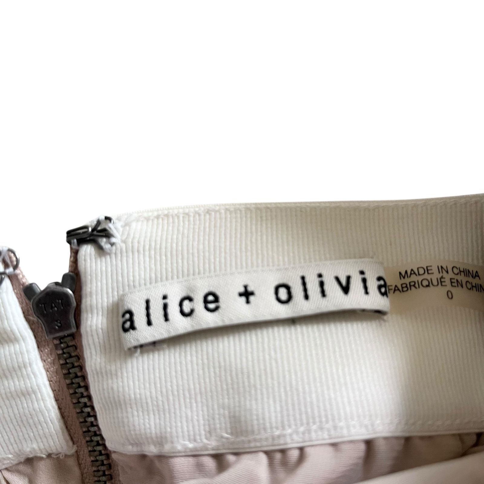 Alice + Olivia Alice + Olivia Mikaela Silver Metallic Pleated Midi Skirt Size 25" / US 0 / IT 36 - 5 Thumbnail