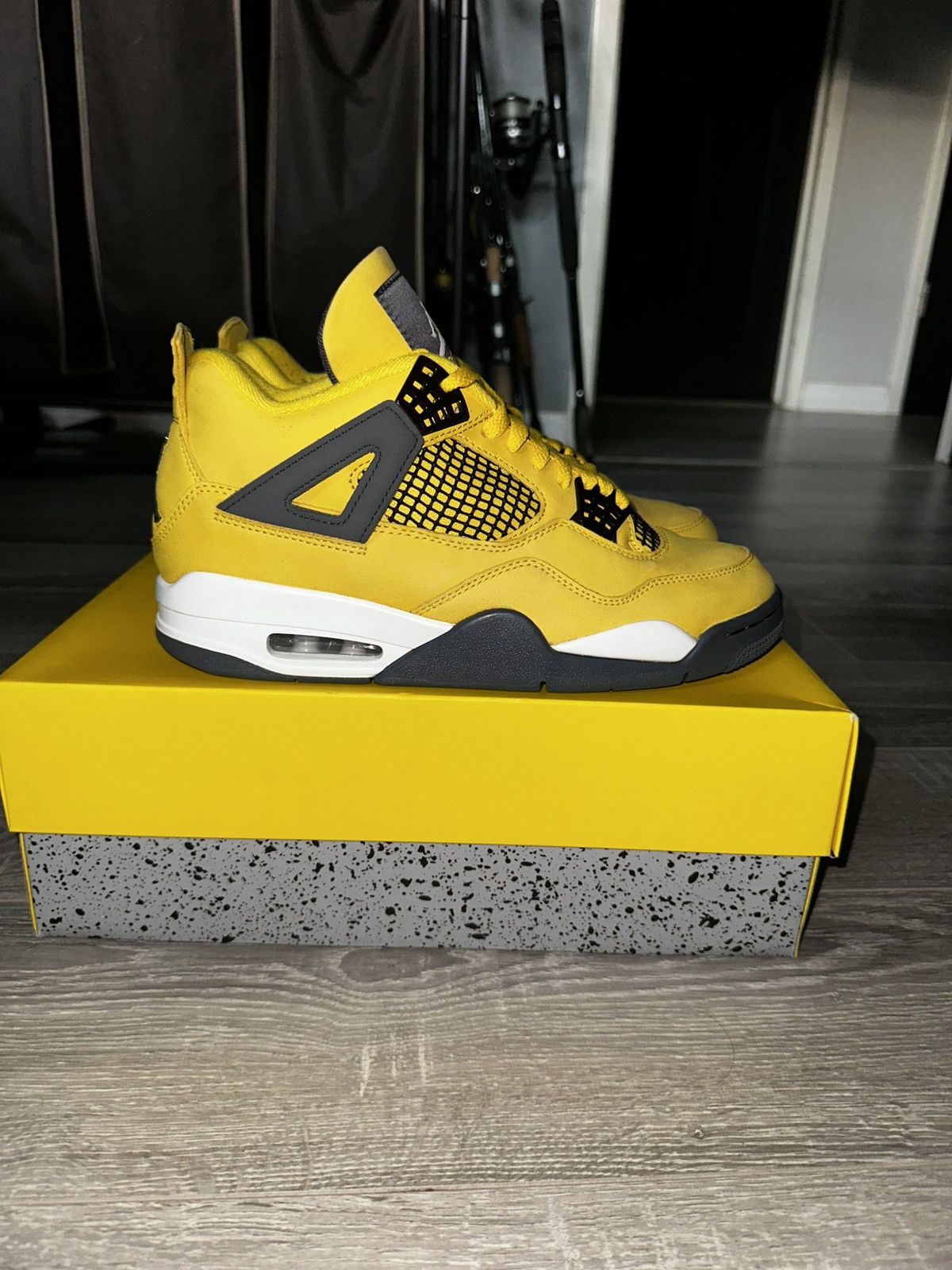 Jordan Brand Jordan 4 Retro “ Lightning “ Size US 8.5 / EU 41-42 - 1 Thumbnail