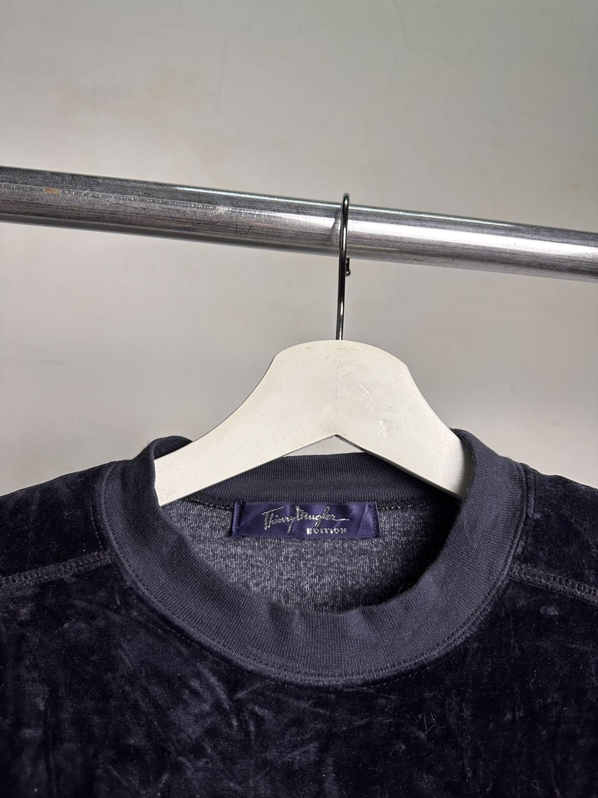 Thierry Mugler Vintage Thierry Mugler Velour Crewneck Sweatshirt Size M / US 6-8 / IT 42-44 - 6 Thumbnail