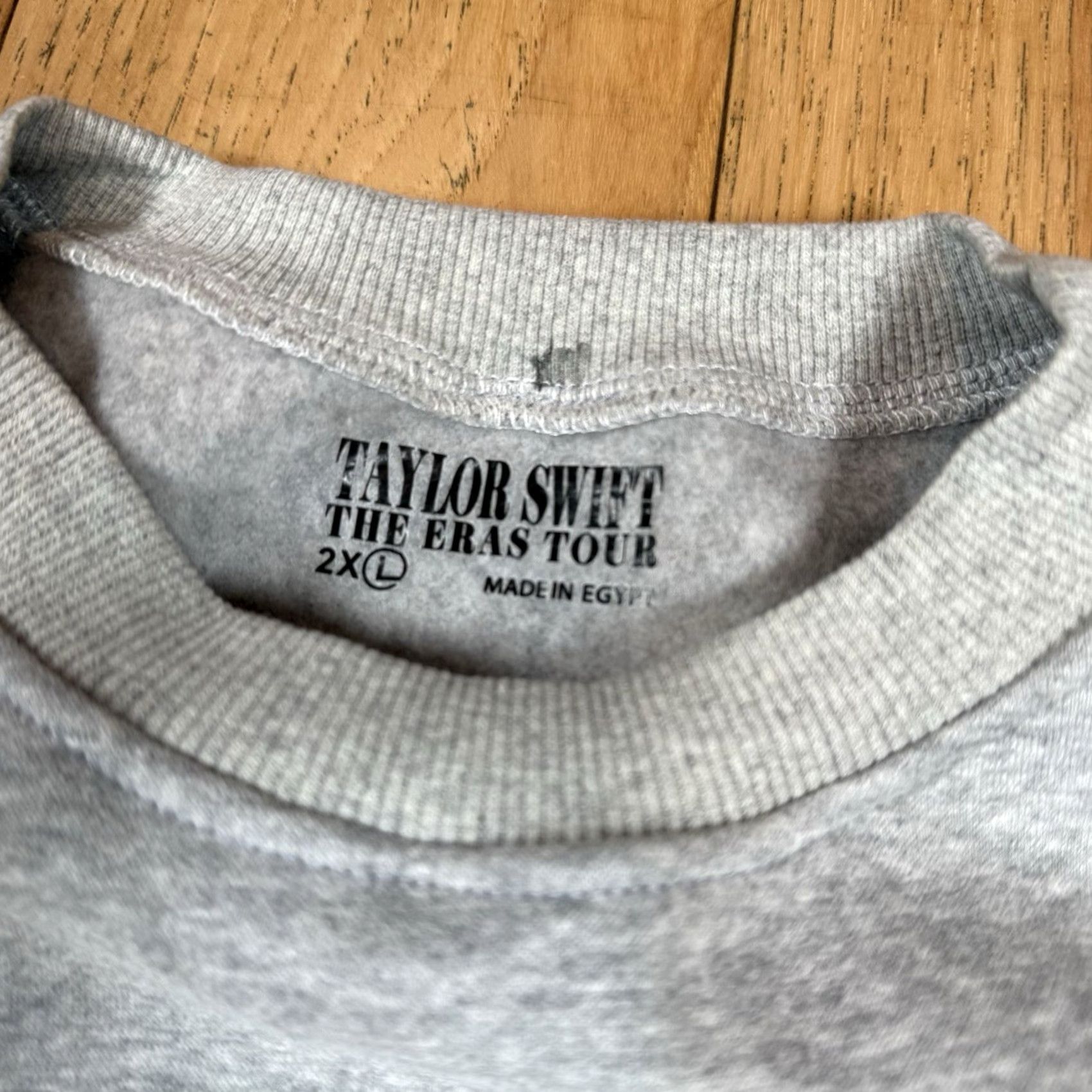 Vintage Taylor Swift The Eras Tour Official Merch Sweatshirt Pullover Gray Womens 2XL Size XXL / US 16-18 / IT 52-54 - 4 Thumbnail