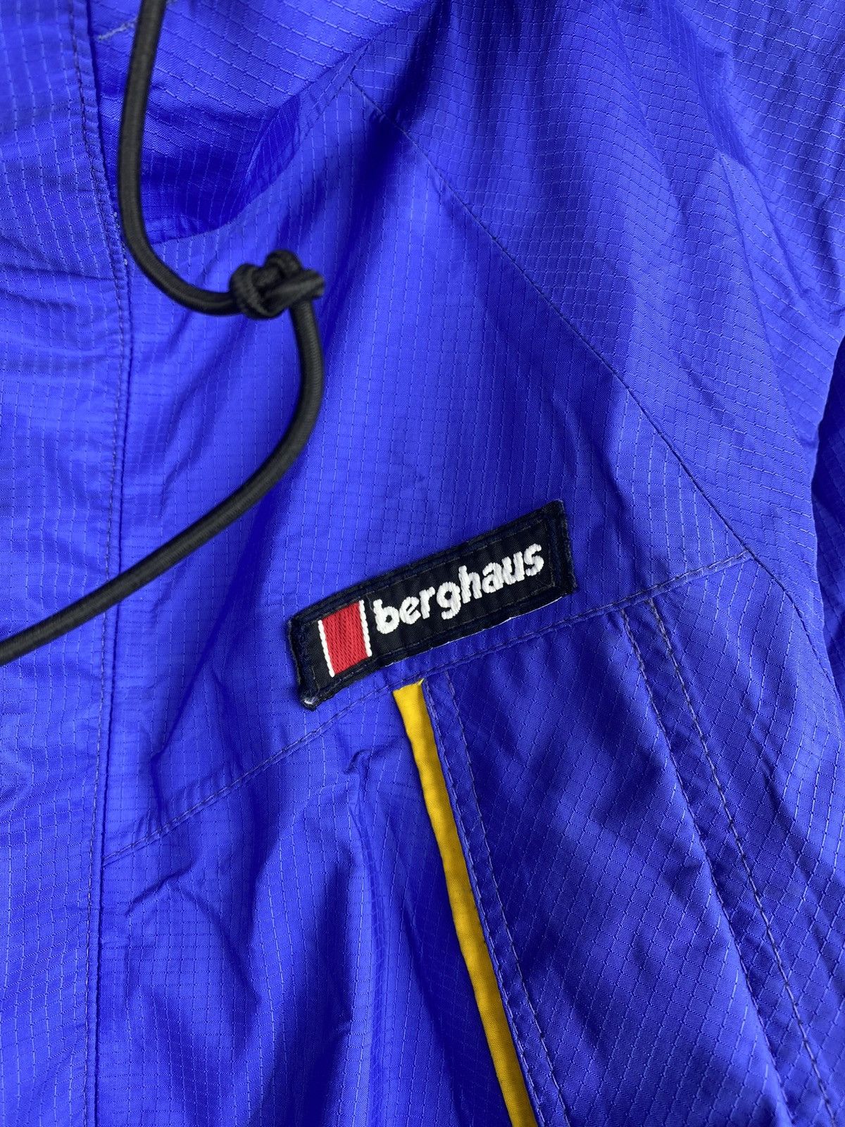Berghaus × Vintage Berghaus vintage gore Tex thunderflash Jacket size S Size US S / EU 44-46 / 1 - 8 Thumbnail