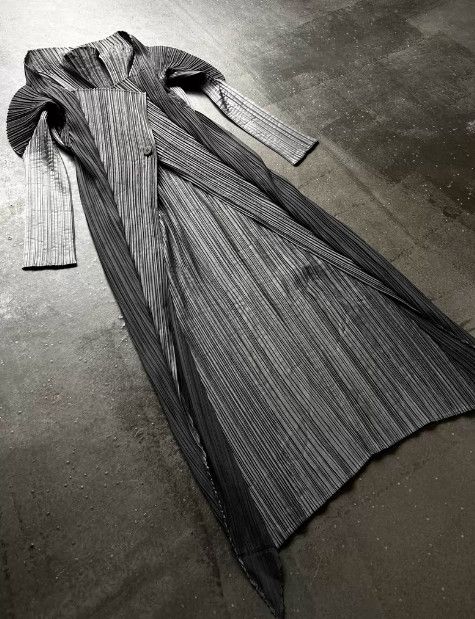 Issey Miyake ISSEY MIYAKE Pleated Coat Size L / US 10 / IT 46 - 3 Thumbnail