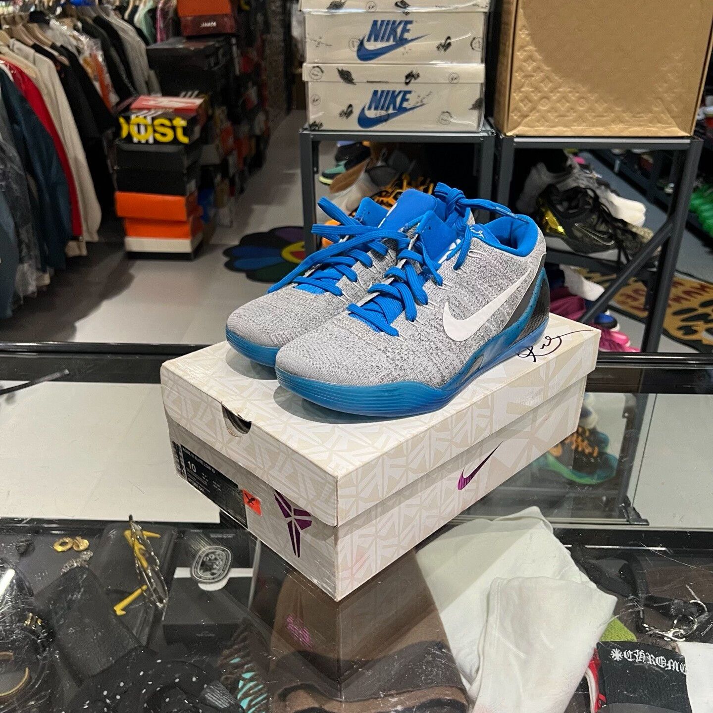 Nike Nike Gray Lowtop Sneakers 9.5 Men Size US 9.5 / EU 42-43 - 1 Thumbnail