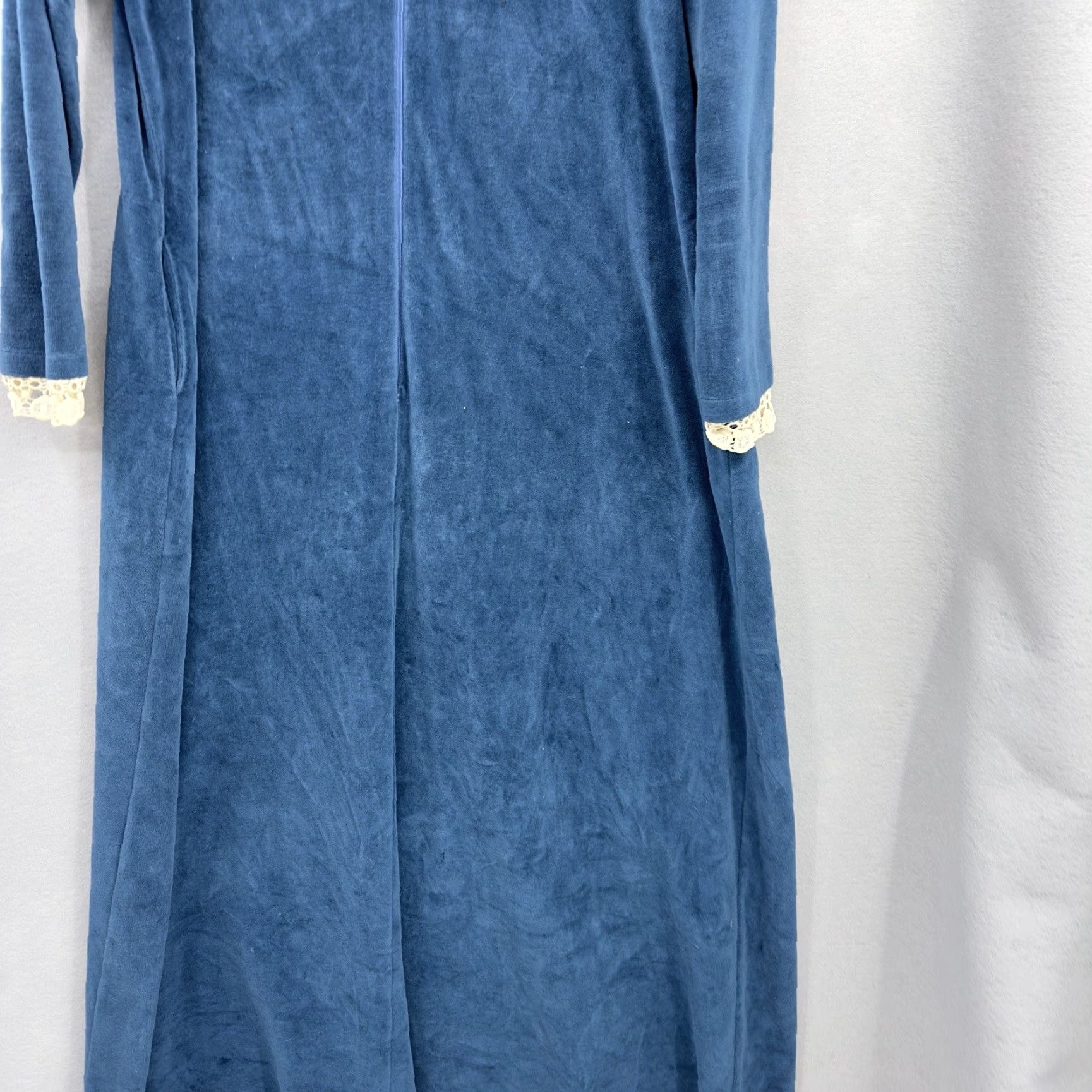 Velour VINTAGE Saybury Robe Kaftan Womens M Blue 90s Classic Santa Barbara Lace Cottagecore Velour Zip Zipper Handcrafted N/A? Size ONE SIZE - 4 Thumbnail