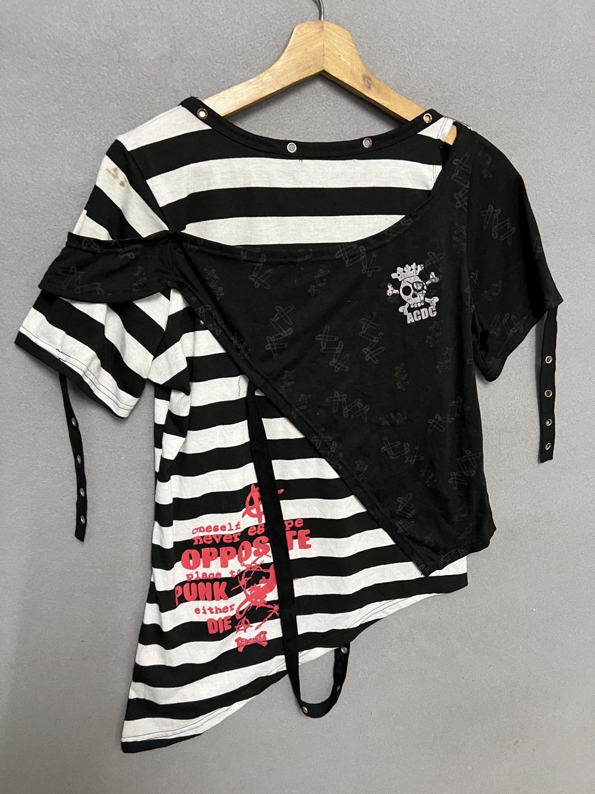 AC/DC 527. ACDC RAG Punks Border T-shirt Size M / US 6-8 / IT 42-44 - 2 Thumbnail