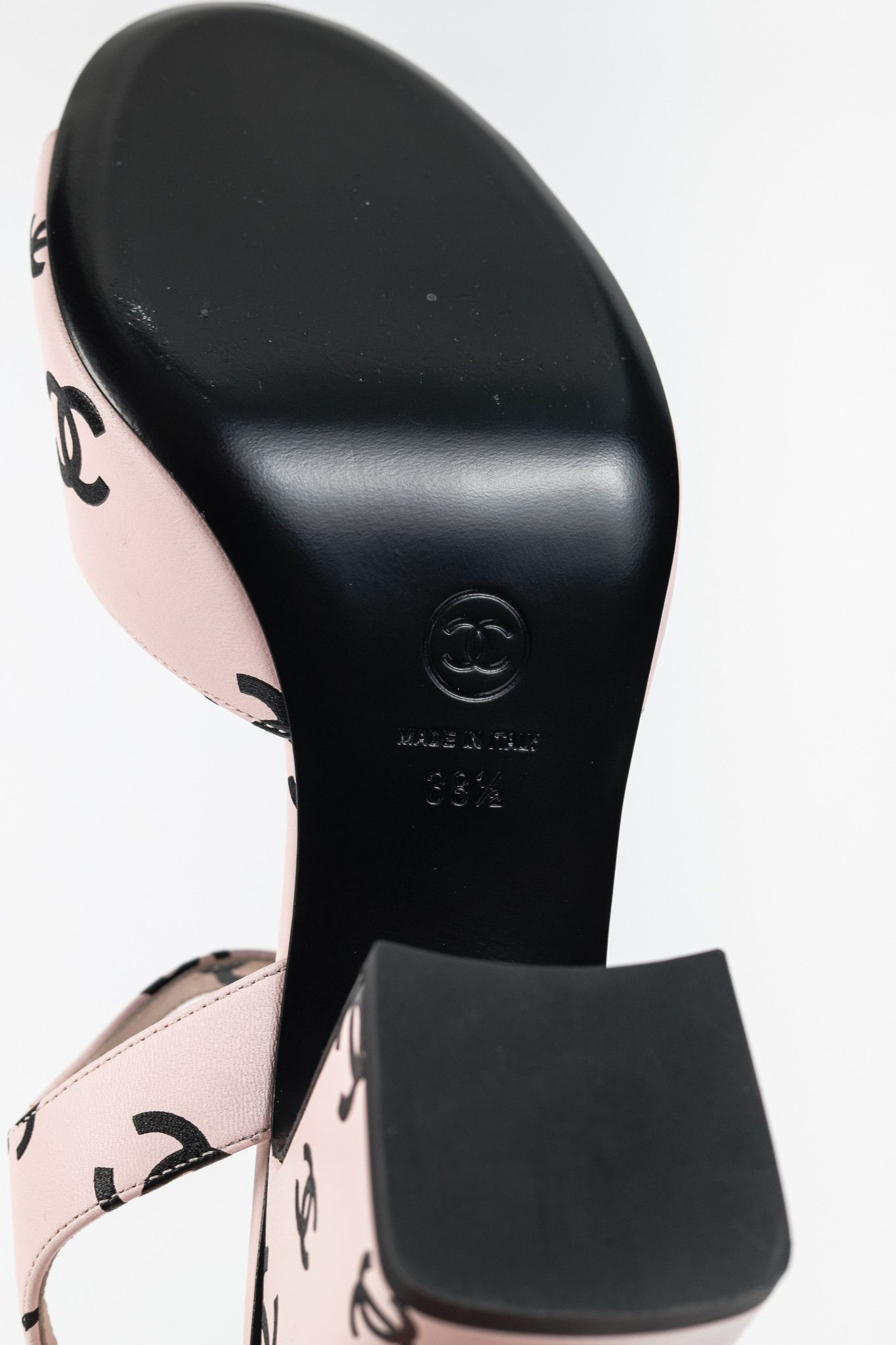 Chanel Chanel 22S Light Pink CC-Print Leather Sandals Size US 8 / IT 38 - 5 Thumbnail