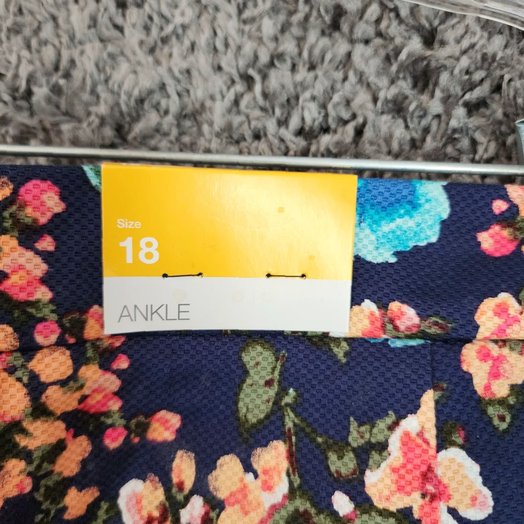 Merona Merona Women Pants Blue Floral Classic Mid Rise Straight Hip Thigh Ankle Size 18 Plus 27in Inseam Size 40" / US 18 - 7 Thumbnail