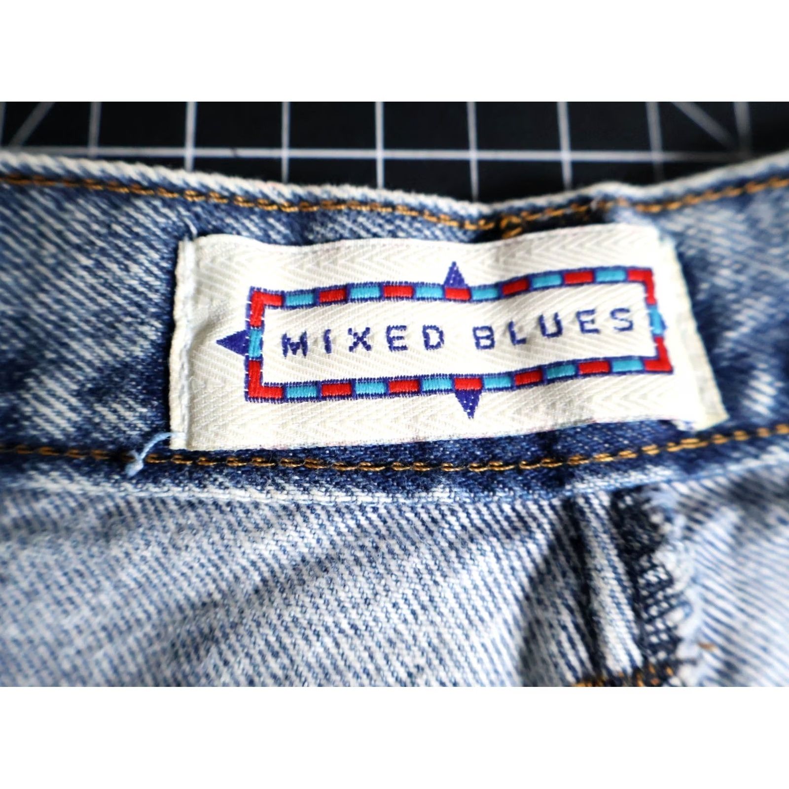 Vintage VINTAGE Mixed Blues Jeans 90s Pleated High-Waisted Mom 28 x 29 Blue Acid Wash 100% Cotton Womens Size 28" / US 6 / IT 42 - 3 Thumbnail