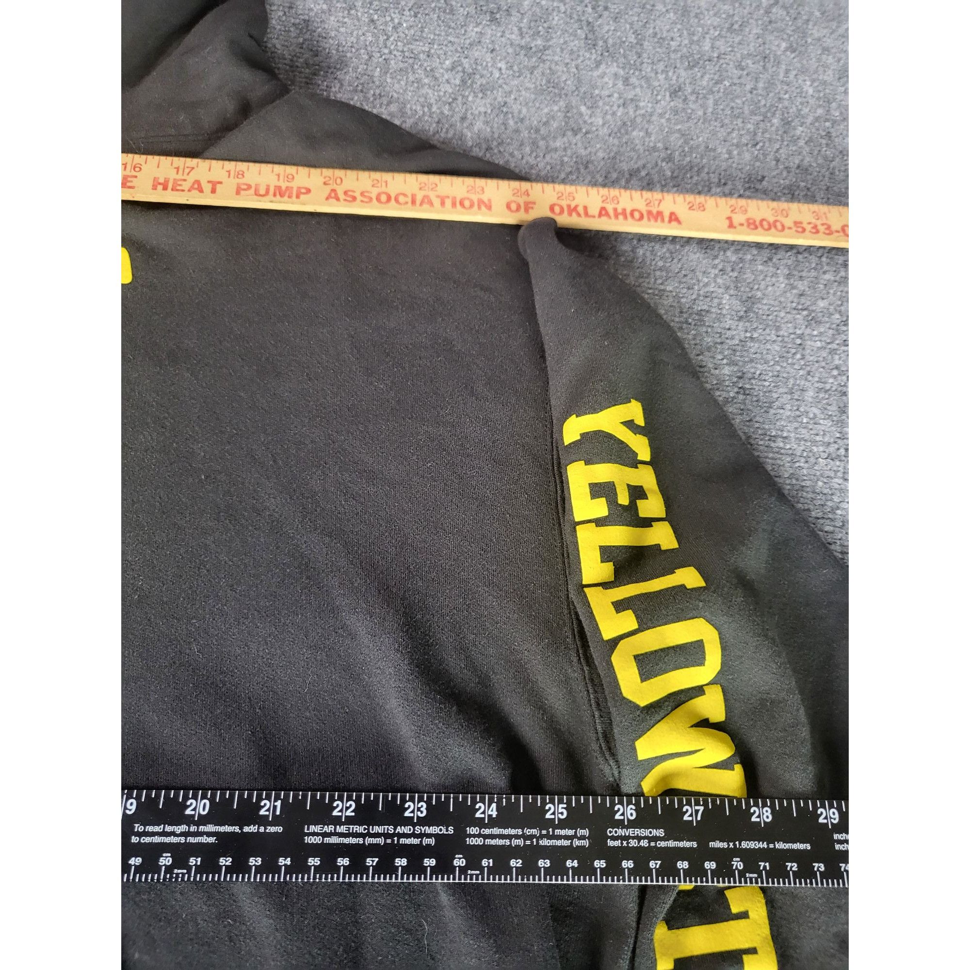 Other YELLOWSTONE Dutton Ranch Sleeve Logo Pullover Hoodie Authent Size US XXL / EU 58 / 5 - 4 Thumbnail