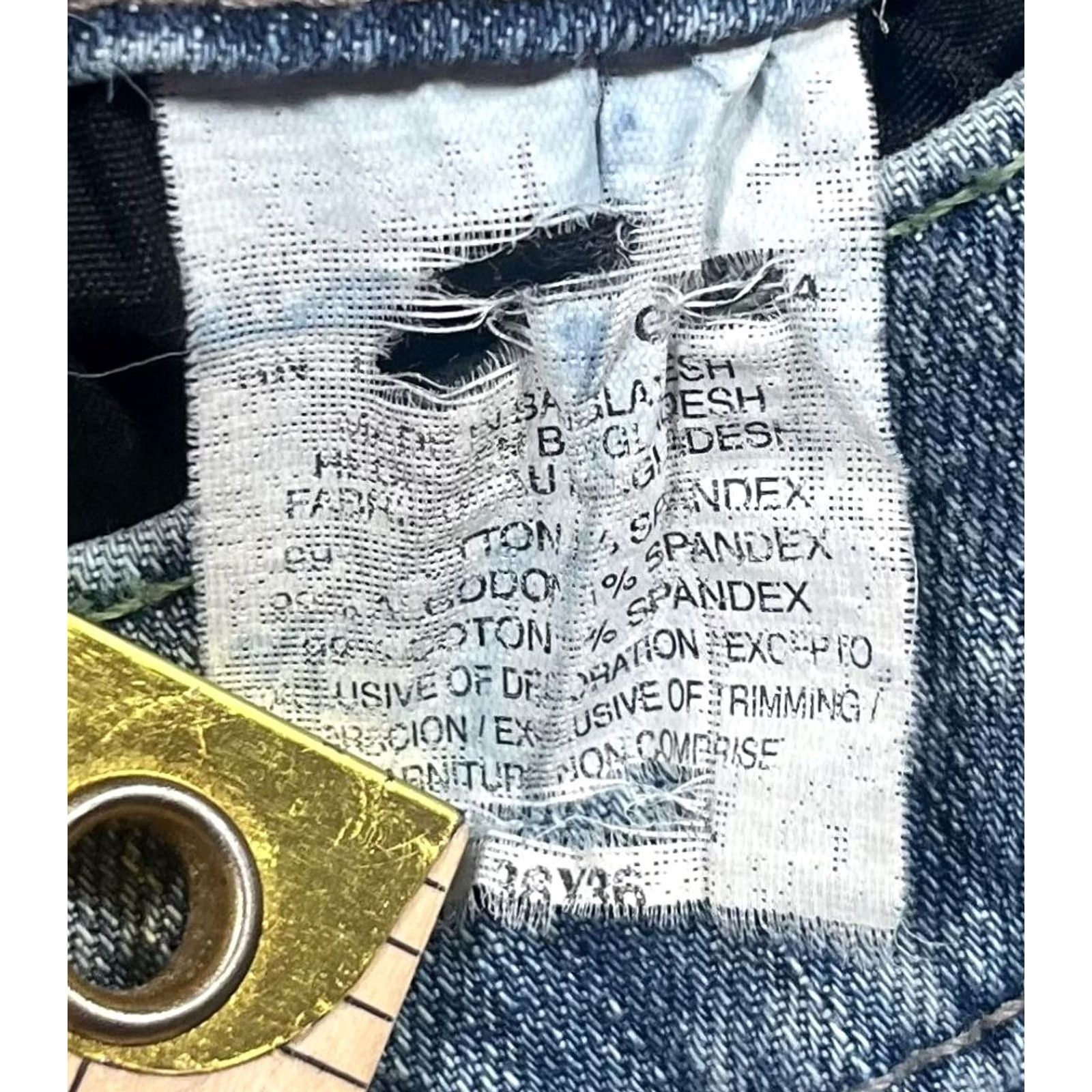 Wrangler Wrangler Jeans Mens 38x36 Blue Relaxed Straight Denim Distressed Med Wash Size US 38 / EU 54 - 3 Thumbnail