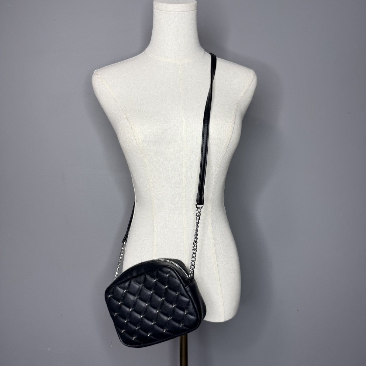 Rebecca Minkoff Rebecca Minkoff Black Quilted Studded Crossbody Bag Purse Size ONE SIZE - 8 Thumbnail