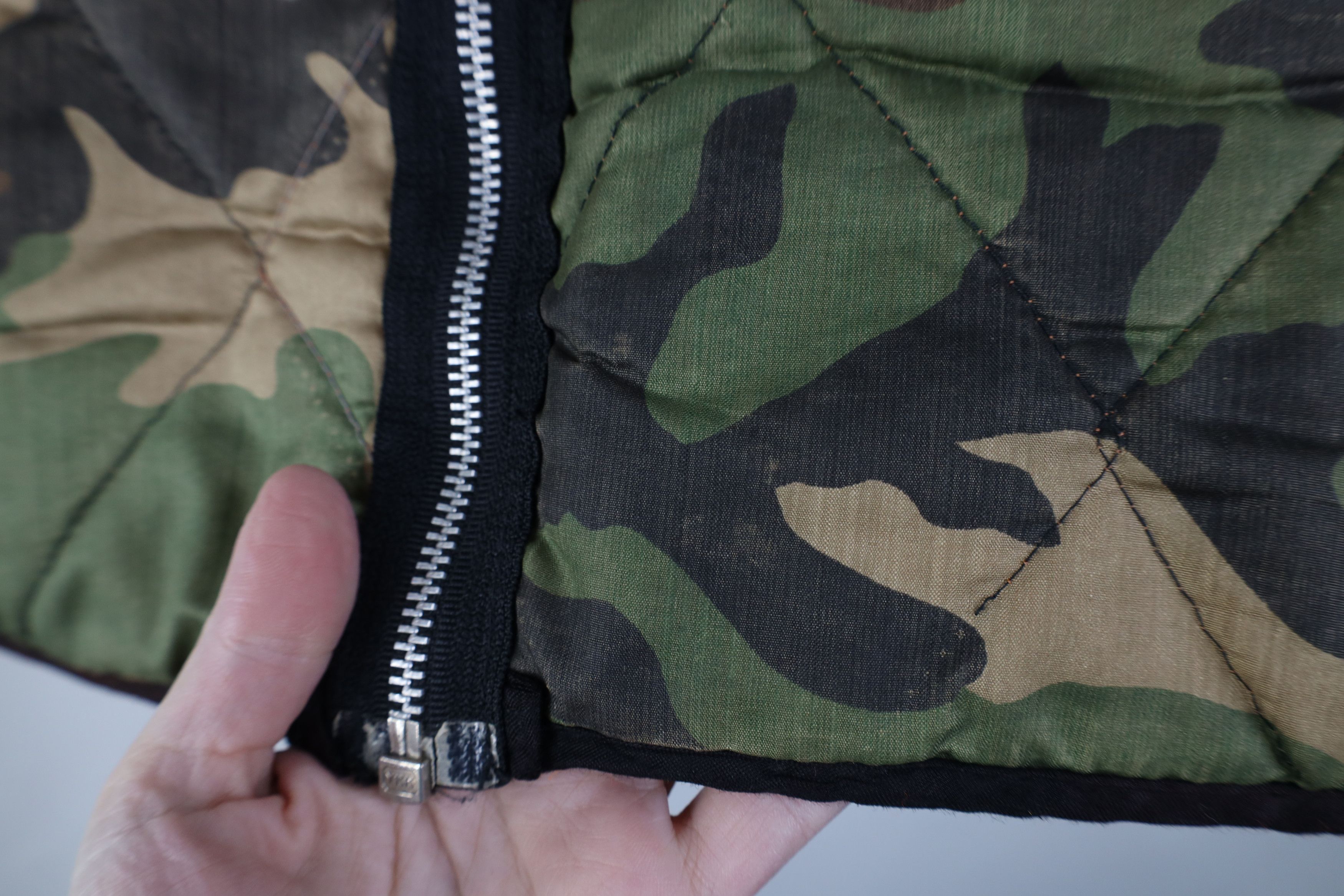Vintage Vintage 70s Streetwear Reversible Camouflage Vest Jacket USA Size US L / EU 52-54 / 3 - 4 Thumbnail