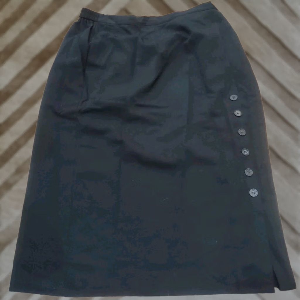 Vintage VINTAGE Dress Barn Skirt Women Long 14 Black Zipper Knit polyester Button Regular Size 14 Fashion Dress Barn Women's Skirt Long Black 14 Vintage Size 36" / US 14 / IT 50 - 1 Thumbnail