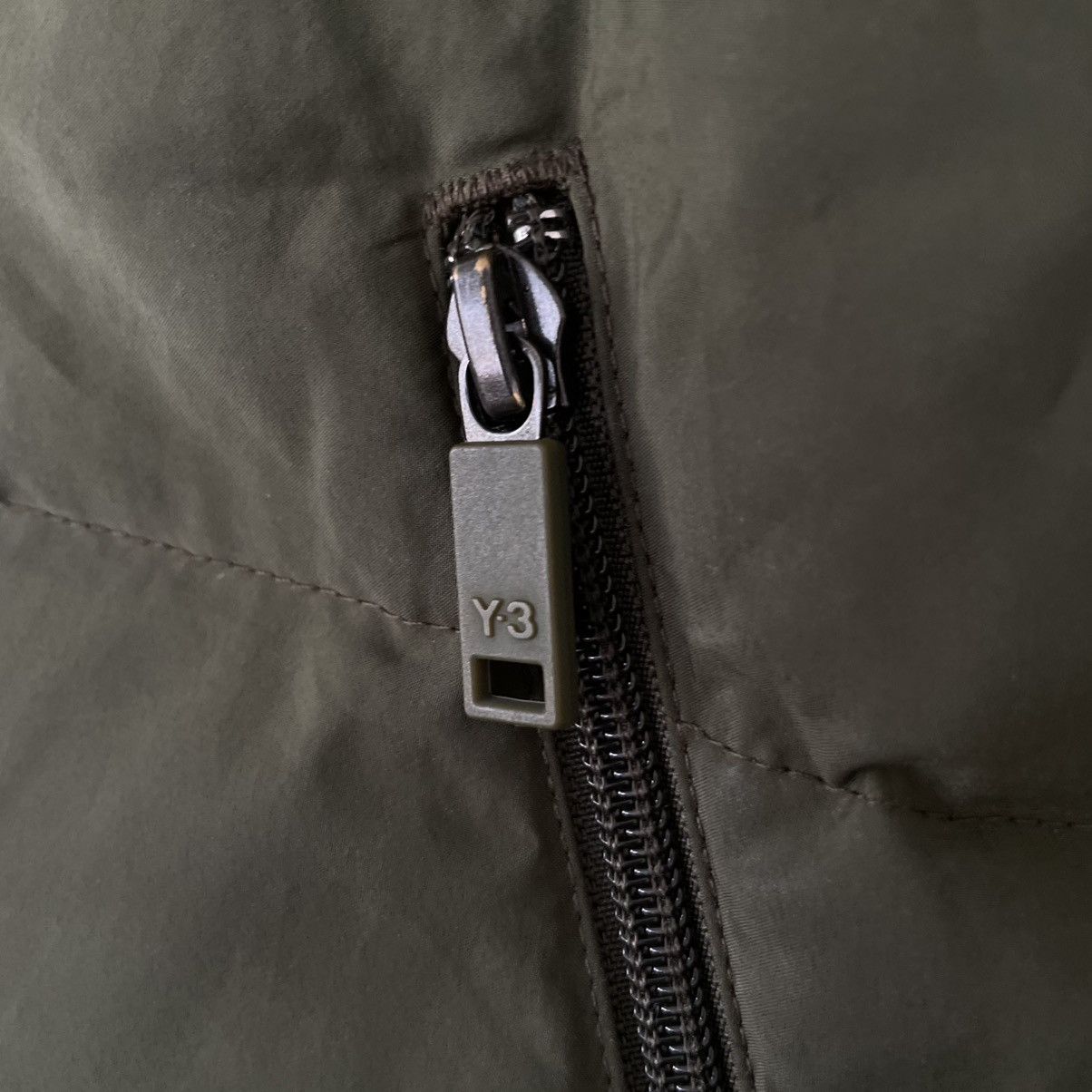 Y-3 Vintage Y-3 Yohji Yamamoto Puffer Zip Vest size M Size US M / EU 48-50 / 2 - 7 Thumbnail