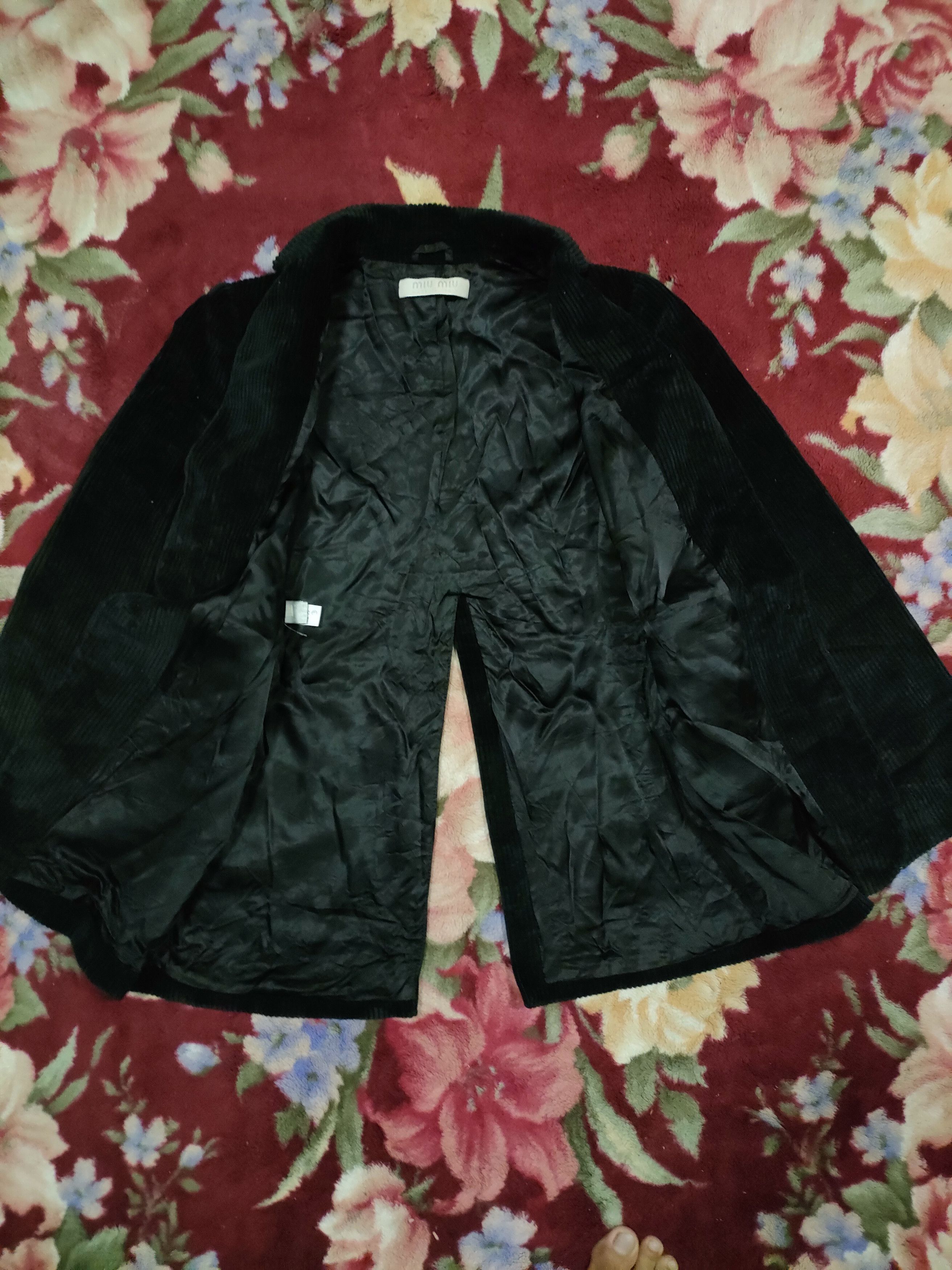 Miu Miu Miu Miu Velvet Button Size S / US 4 / IT 40 - 4 Thumbnail