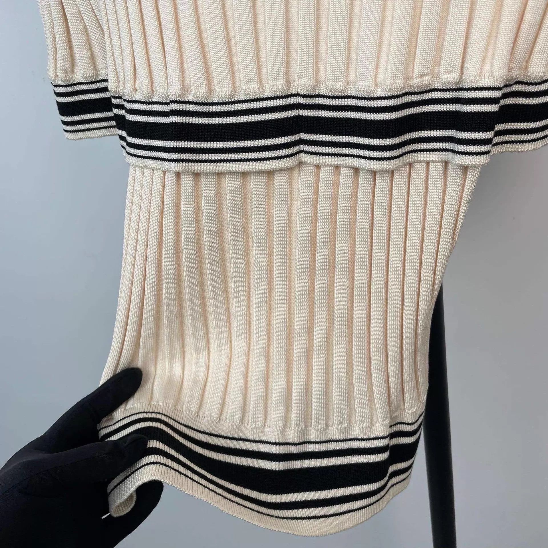 Chanel Chanel Sweater Shirts Size XS / US 0-2 / IT 36-38 - 7 Thumbnail